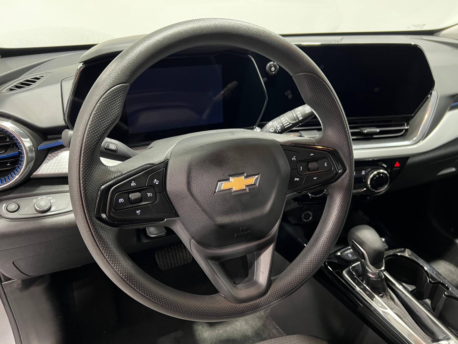 Thumbnail: 2025 Chevrolet Trax - 5