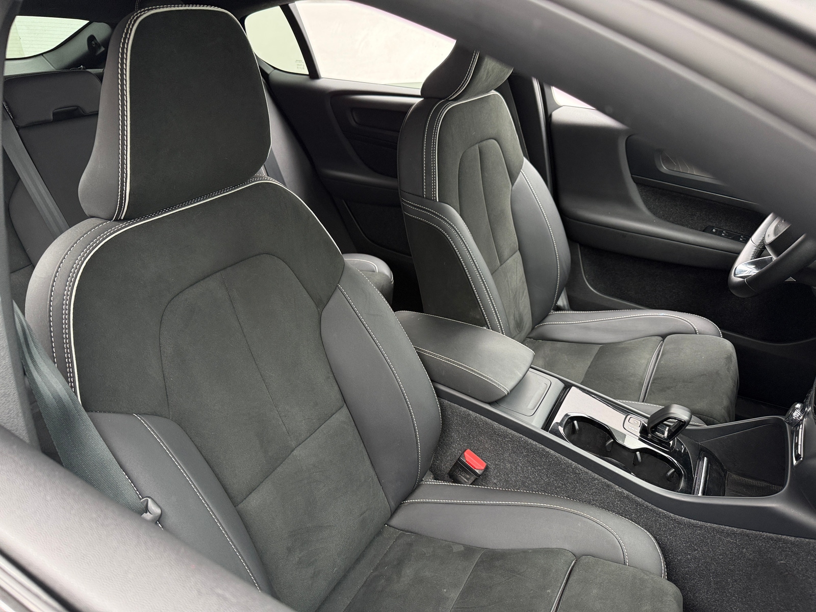 Thumbnail: 2023 Volvo C40 - 2