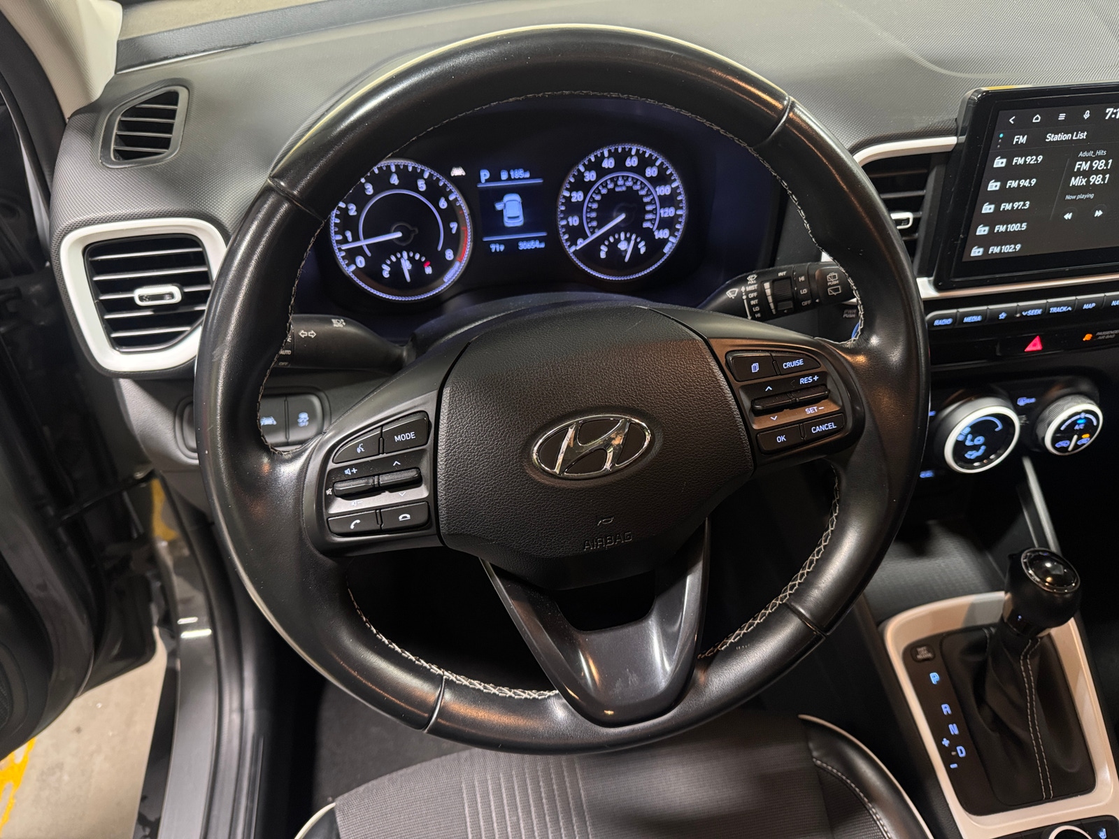 Thumbnail: 2022 Hyundai Venue - 4