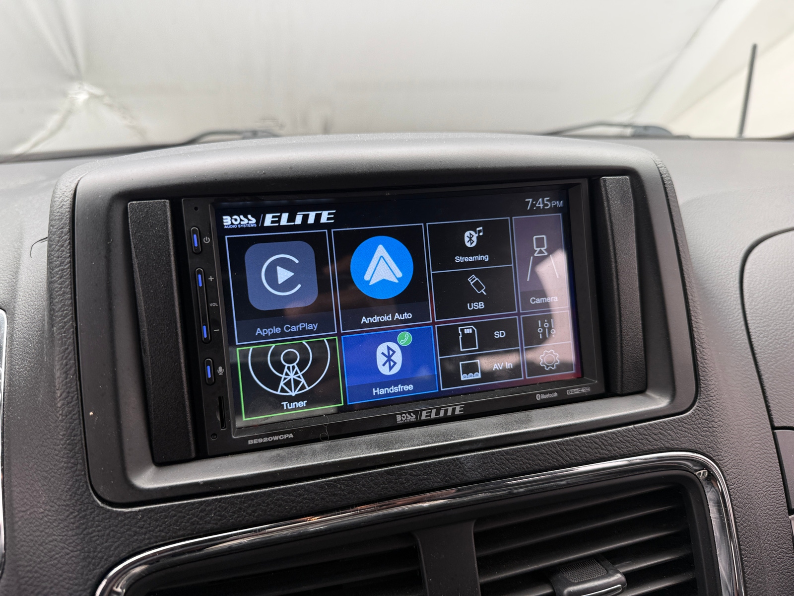 Thumbnail: 2019 Dodge Grand Caravan - 3