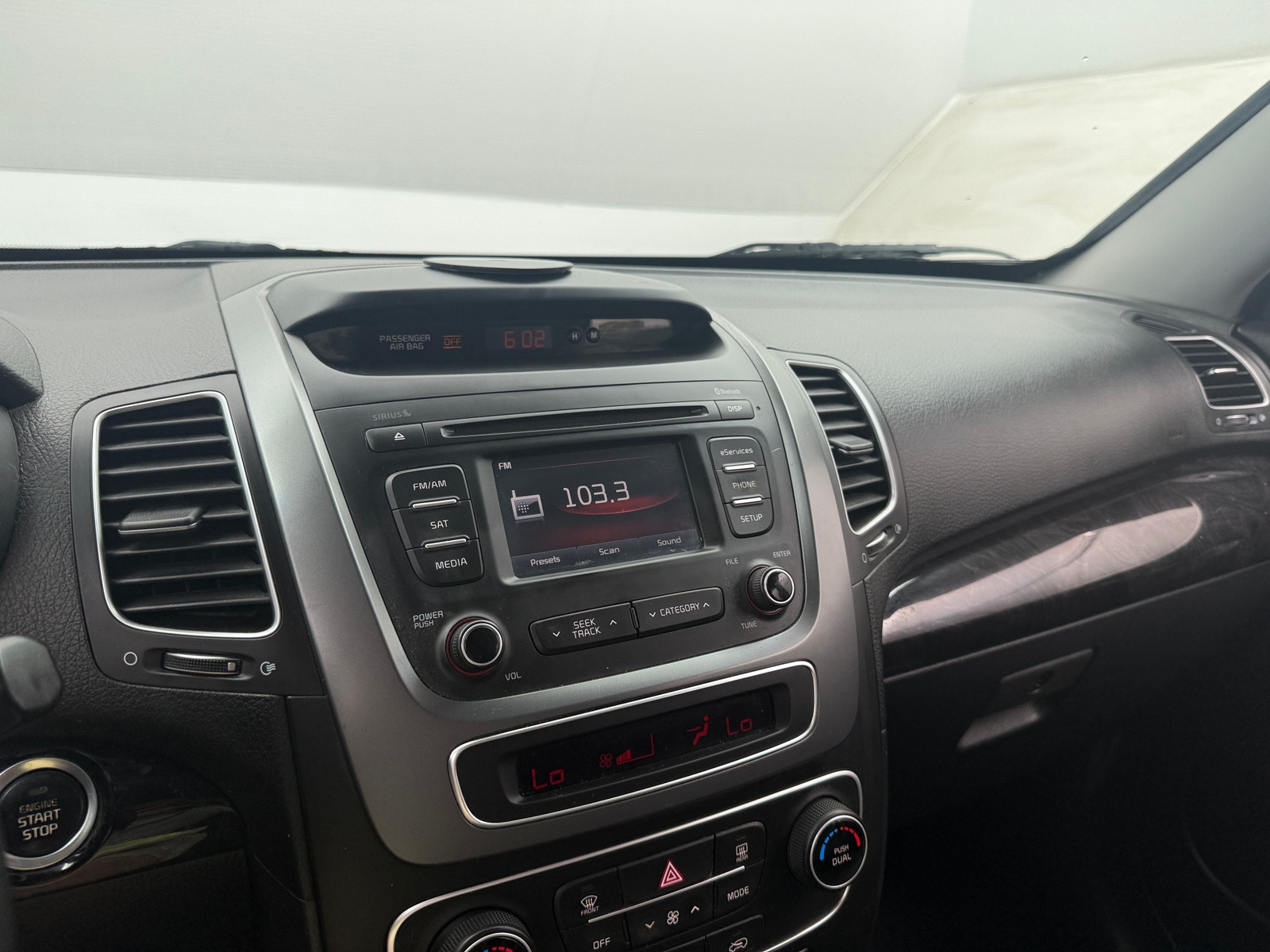 Thumbnail: 2015 Kia Sorento - 3