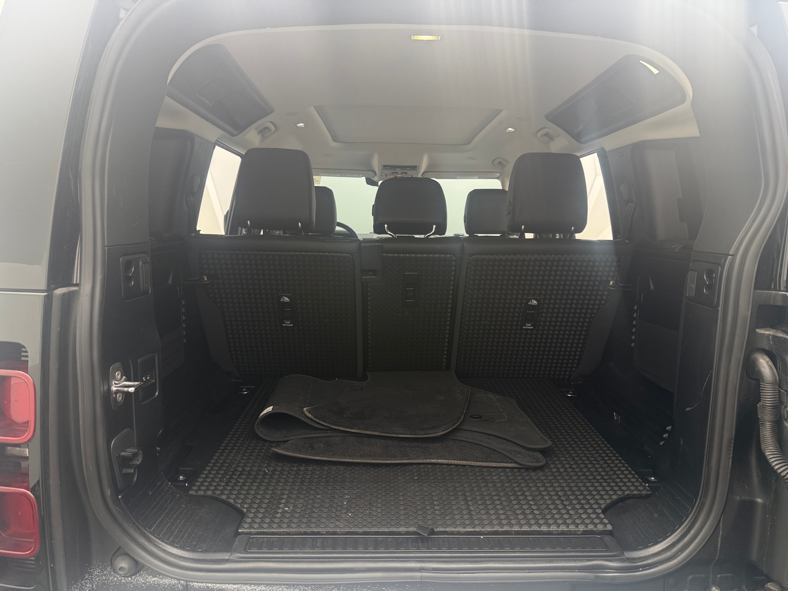 Thumbnail: 2024 Land Rover Defender - 6