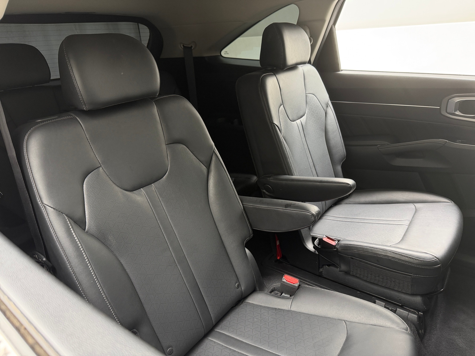 Thumbnail: 2022 Kia Sorento - 5