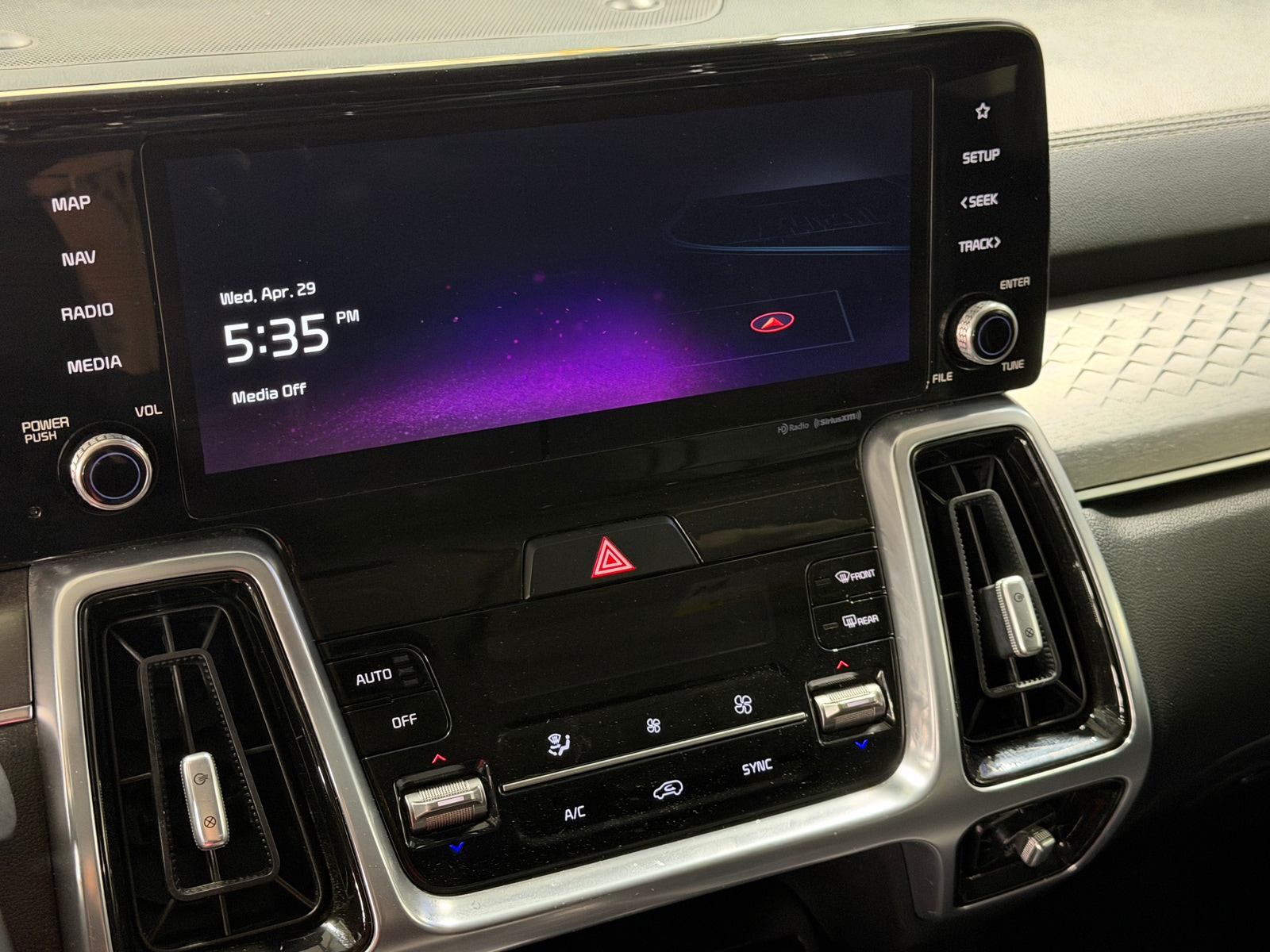 Thumbnail: 2022 Kia Sorento - 3