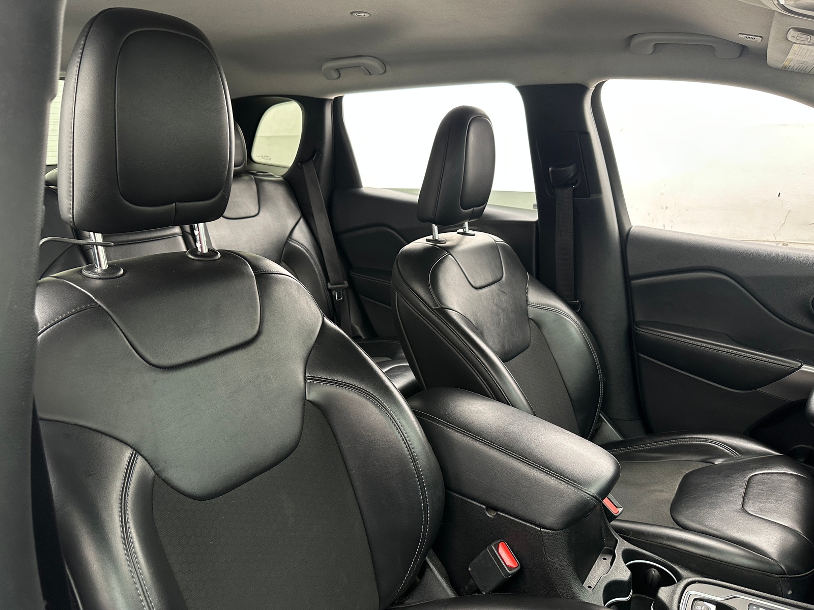 Thumbnail: 2019 Jeep Cherokee - 2