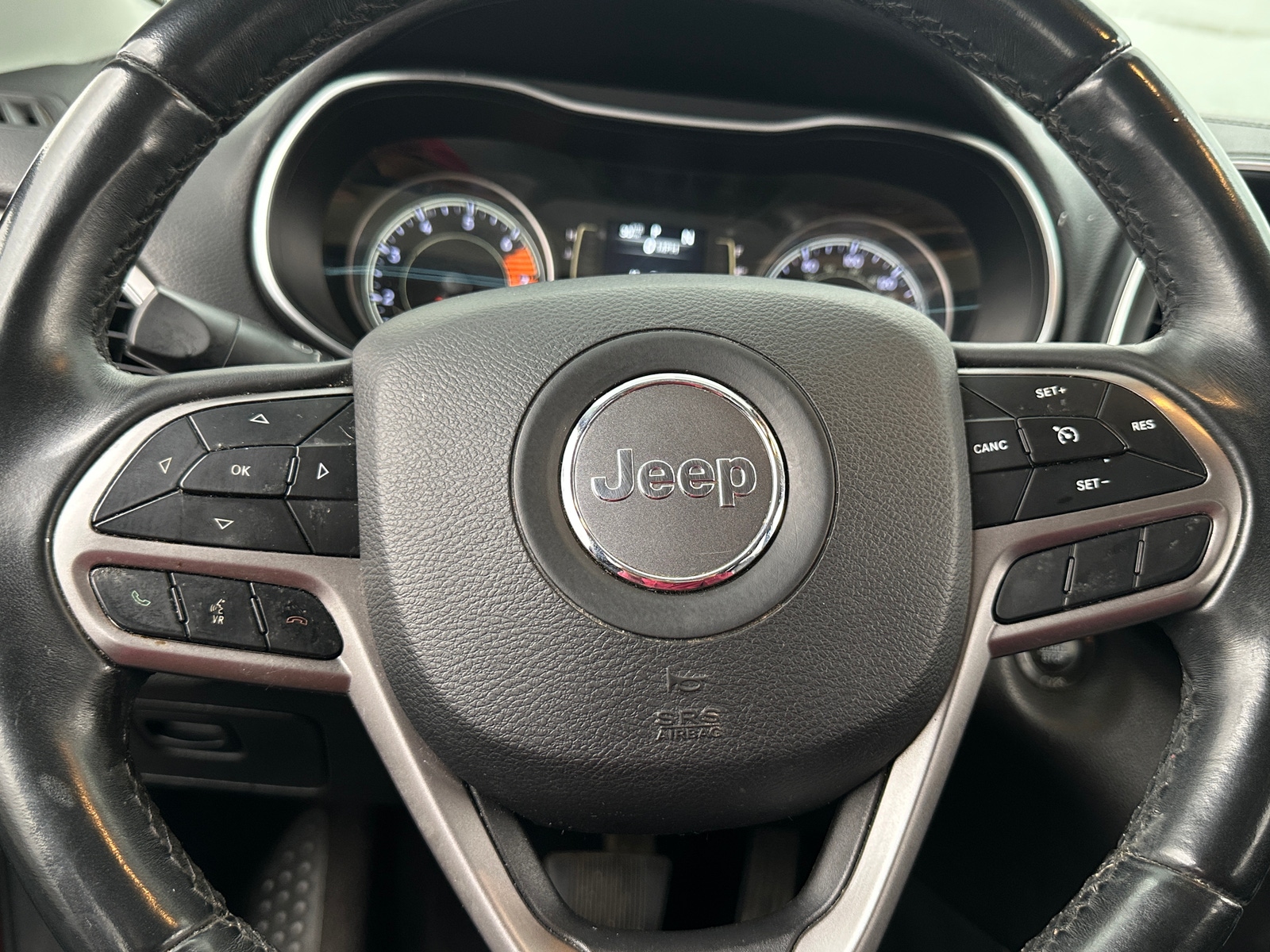 Thumbnail: 2019 Jeep Cherokee - 5