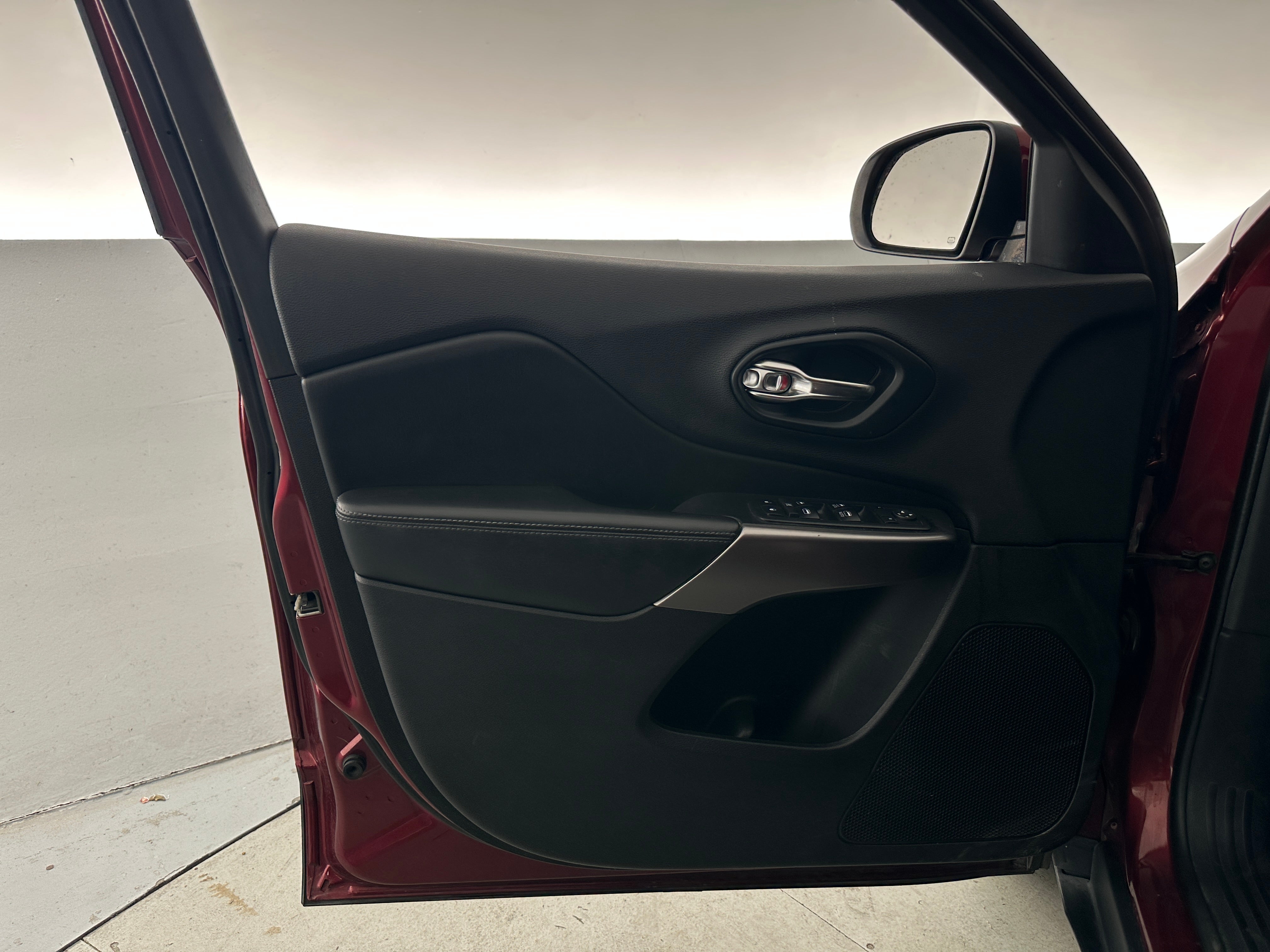 Used 2019 Jeep Cherokee Latitude Plus with VIN 1C4PJLLB8KD111045 for sale in Auburn, WA