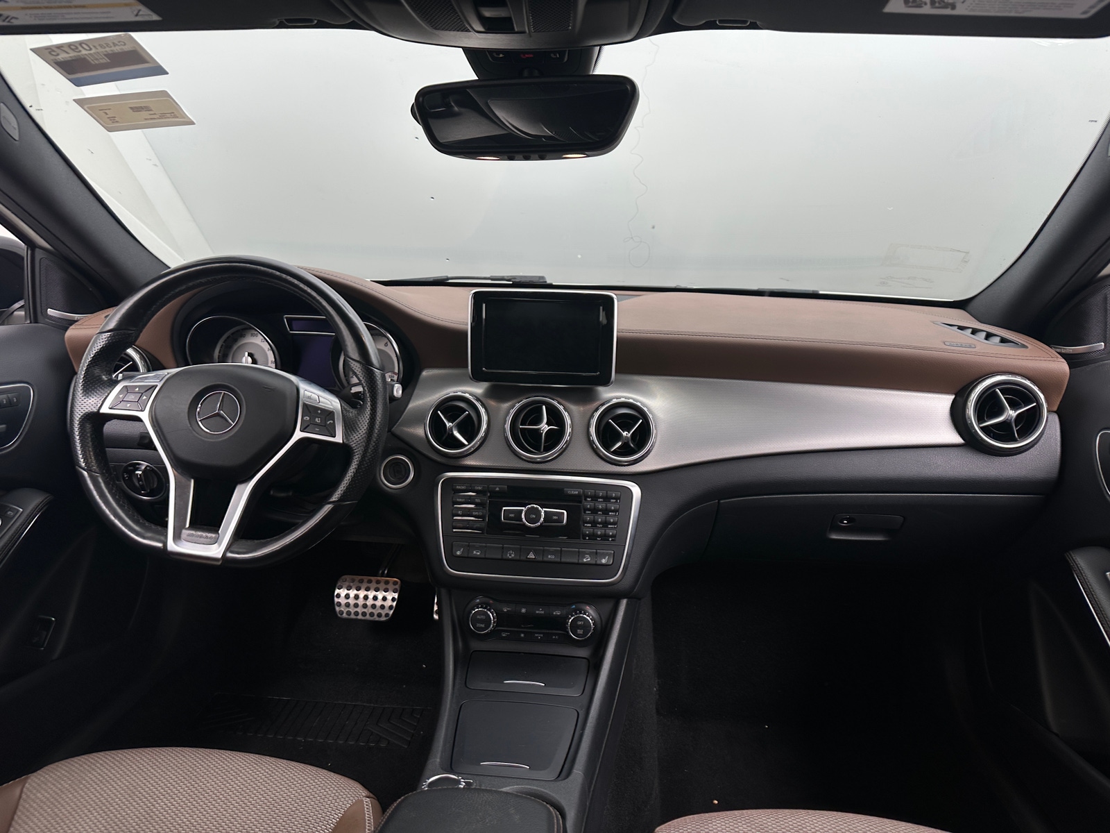 Thumbnail: 2015 Mercedes-Benz GLA - 2