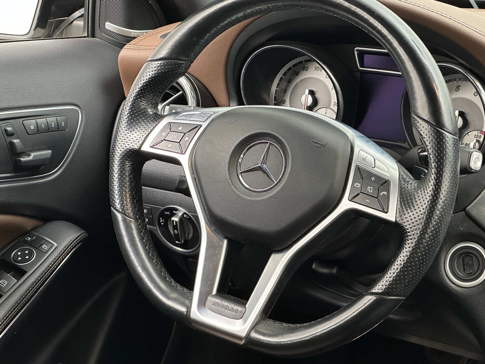 Thumbnail: 2015 Mercedes-Benz GLA - 4
