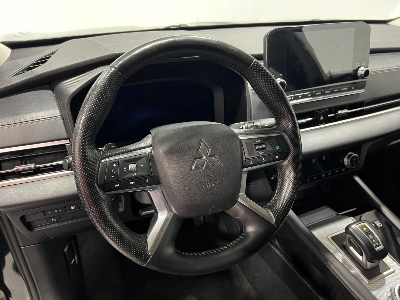 Thumbnail: 2024 Mitsubishi Outlander - 4