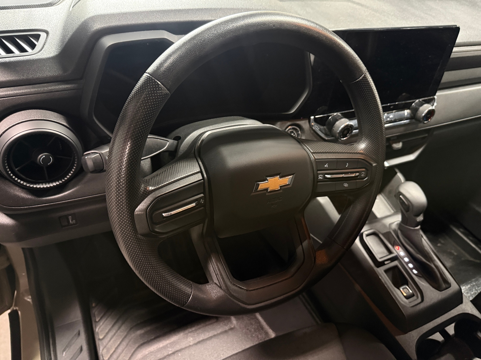 Thumbnail: 2023 Chevrolet Colorado - 5