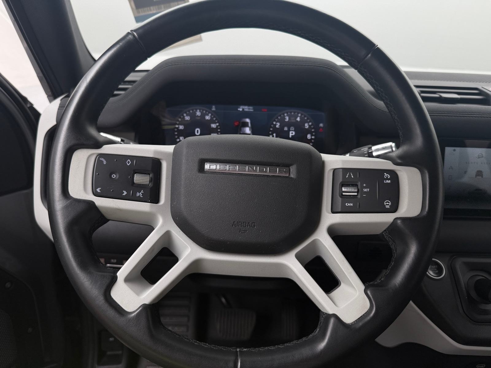 Thumbnail: 2020 Land Rover Defender - 4