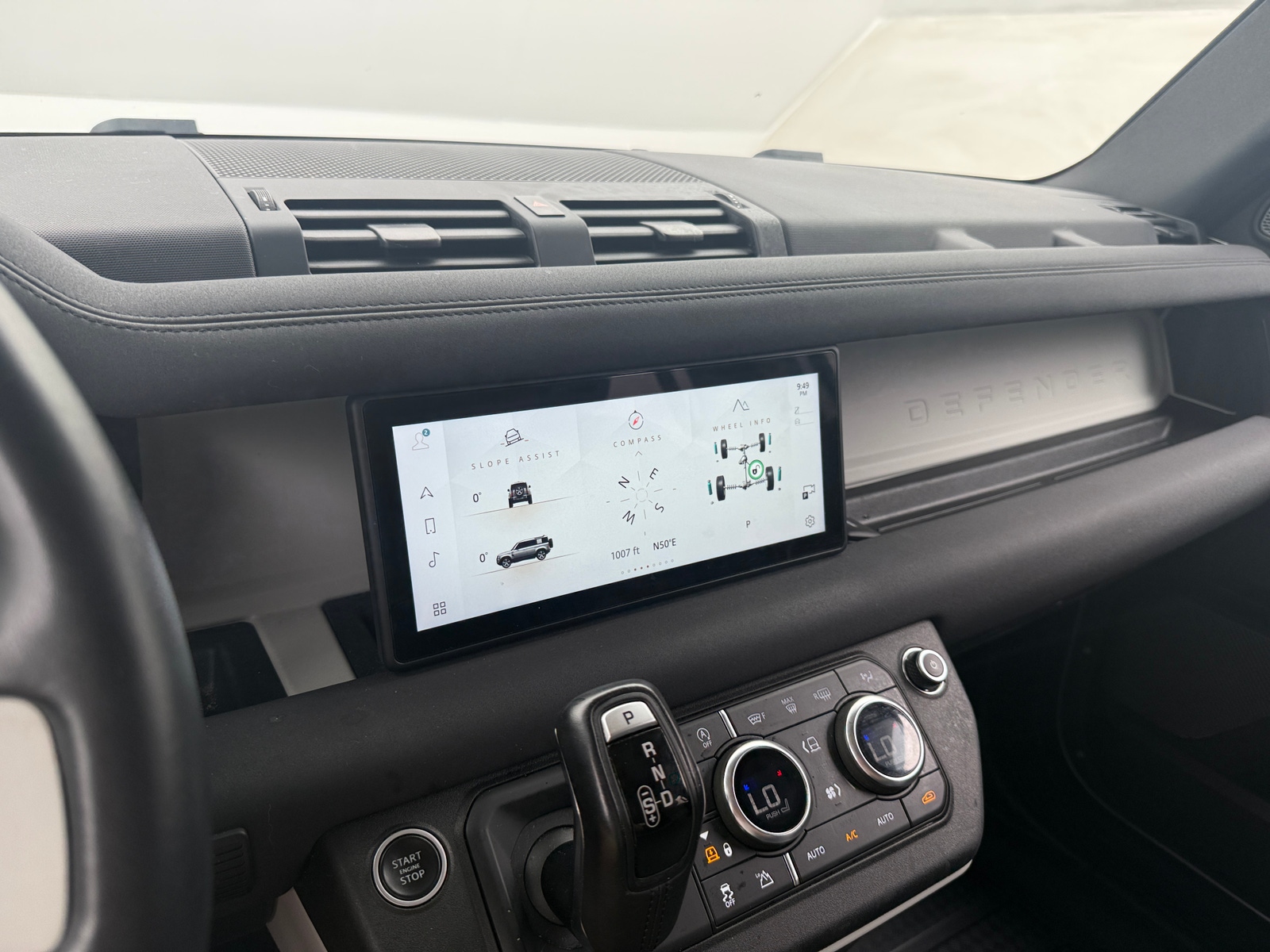 Thumbnail: 2020 Land Rover Defender - 3