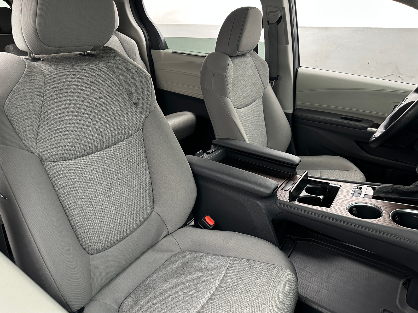 Thumbnail: 2024 Toyota Sienna - 2
