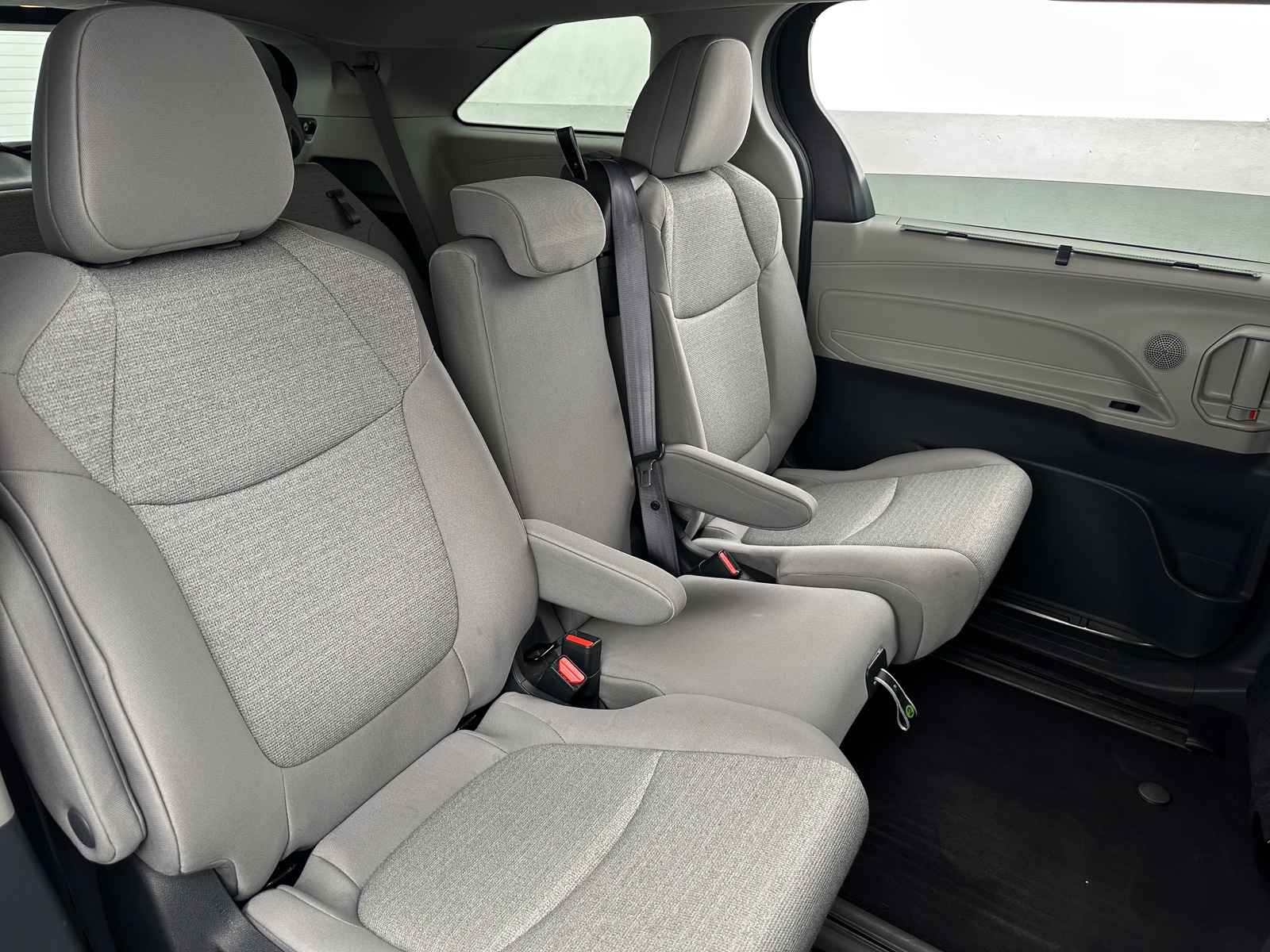 Thumbnail: 2024 Toyota Sienna - 6