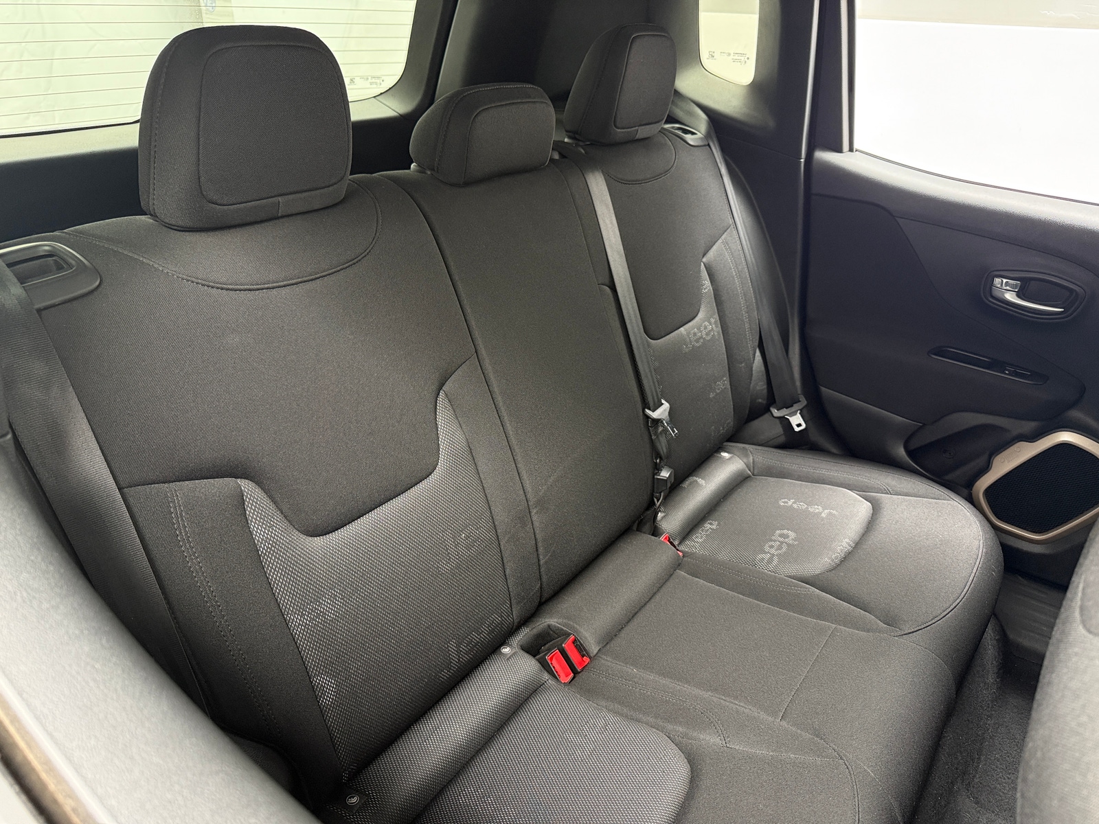 Thumbnail: 2017 Jeep Renegade - 6