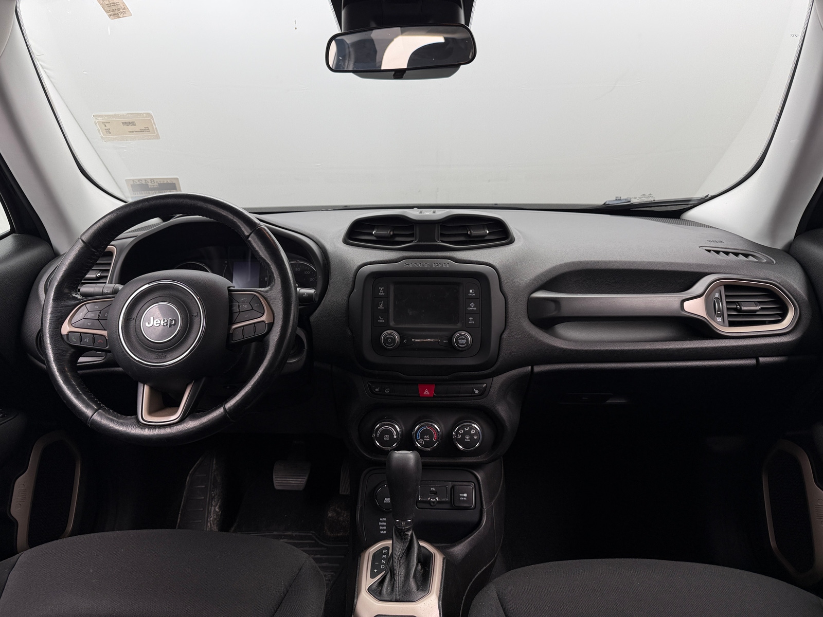 Thumbnail: 2017 Jeep Renegade - 3
