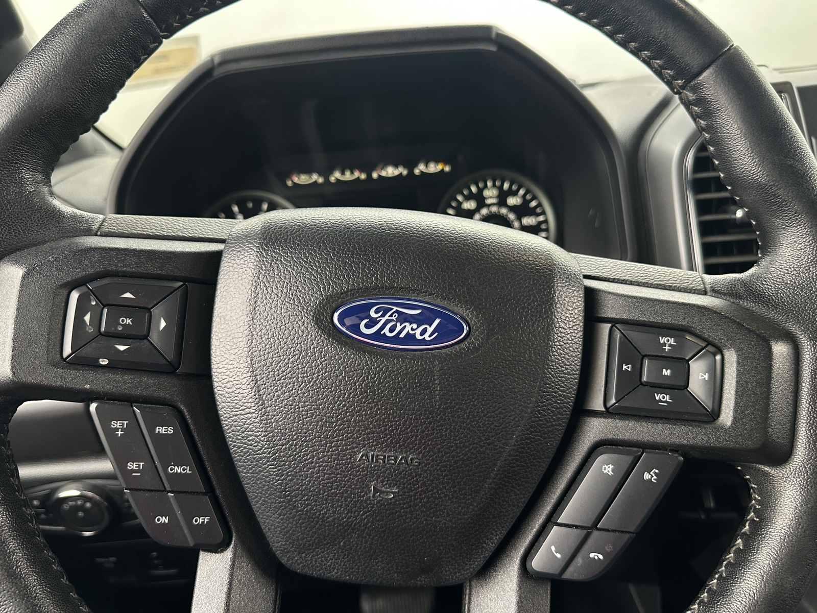 Thumbnail: 2019 Ford Econoline - 5