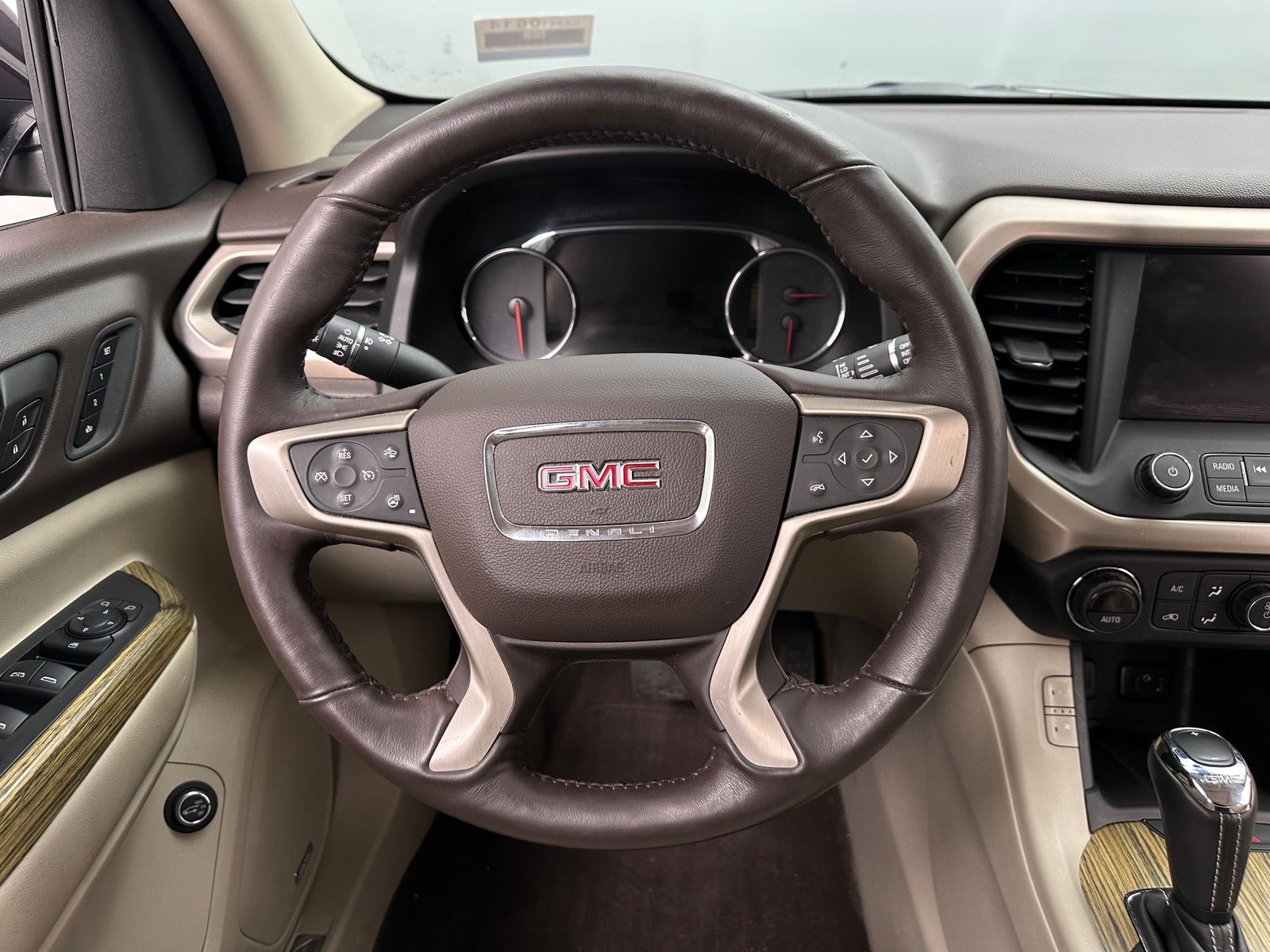 Thumbnail: 2017 GMC Acadia - 4