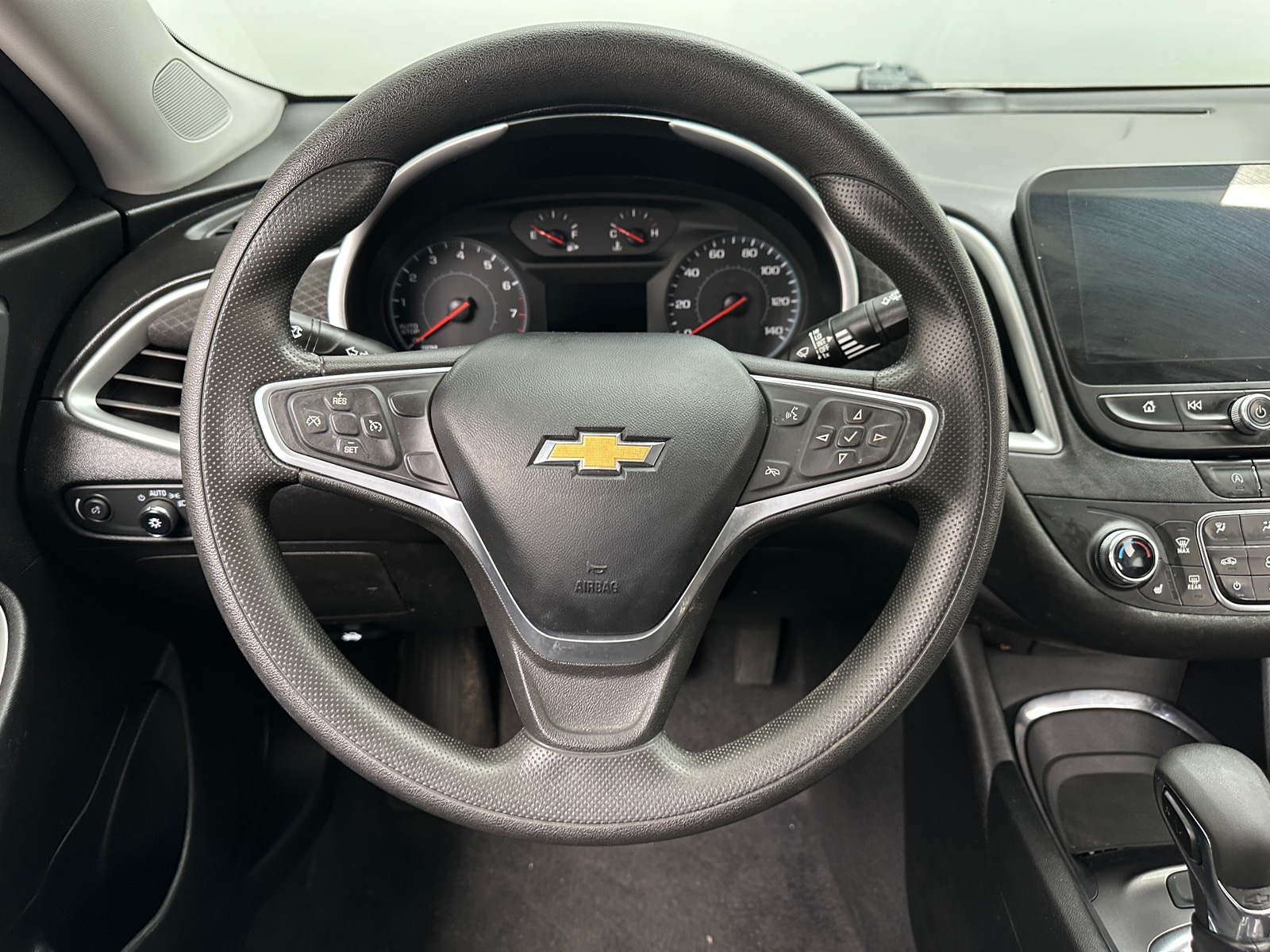 Thumbnail: 2022 Chevrolet Malibu - 5