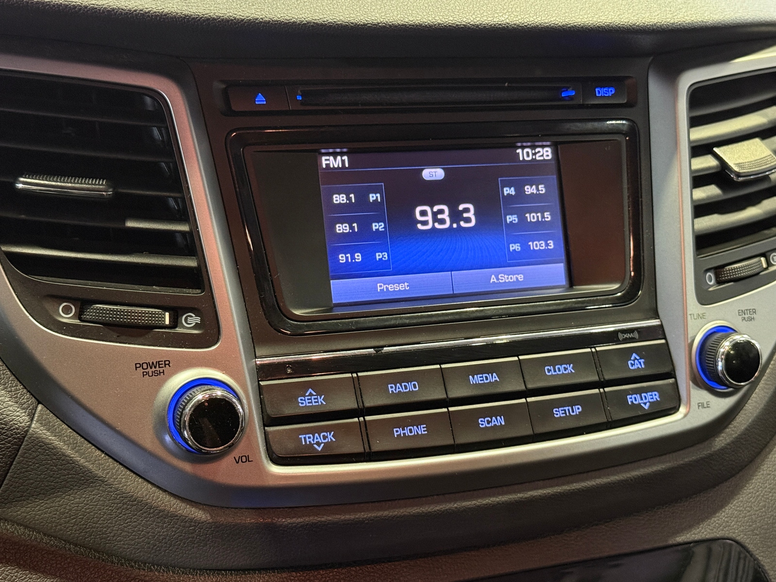Thumbnail: 2016 Hyundai Tucson - 4