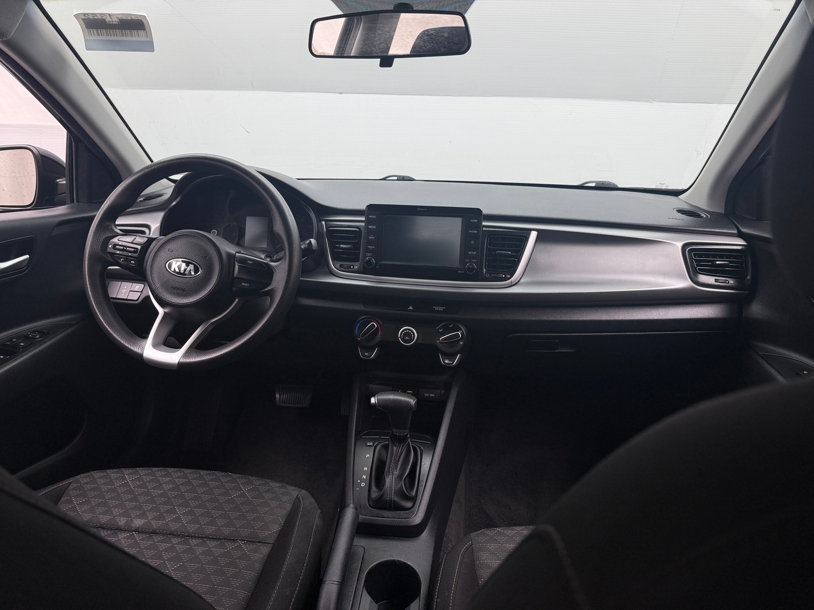 Thumbnail: 2020 Kia Rio - 3