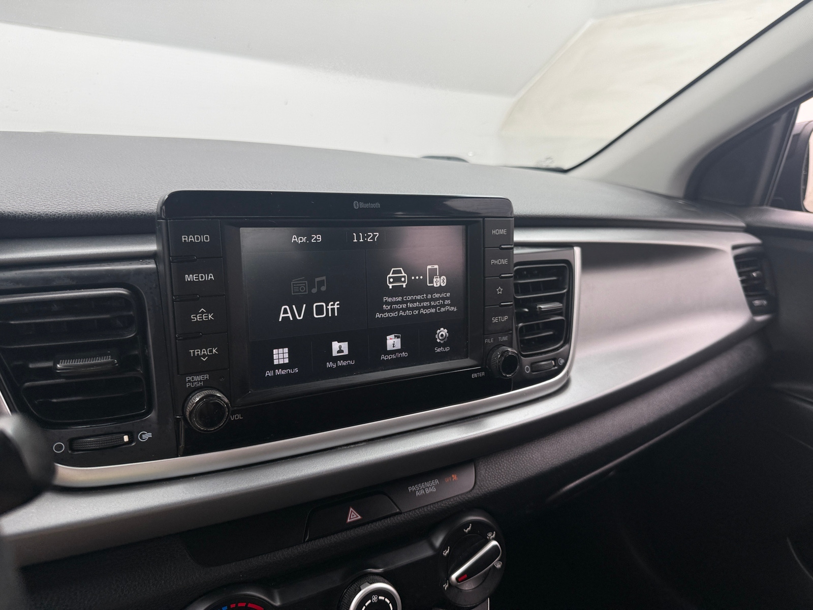 Thumbnail: 2020 Kia Rio - 4