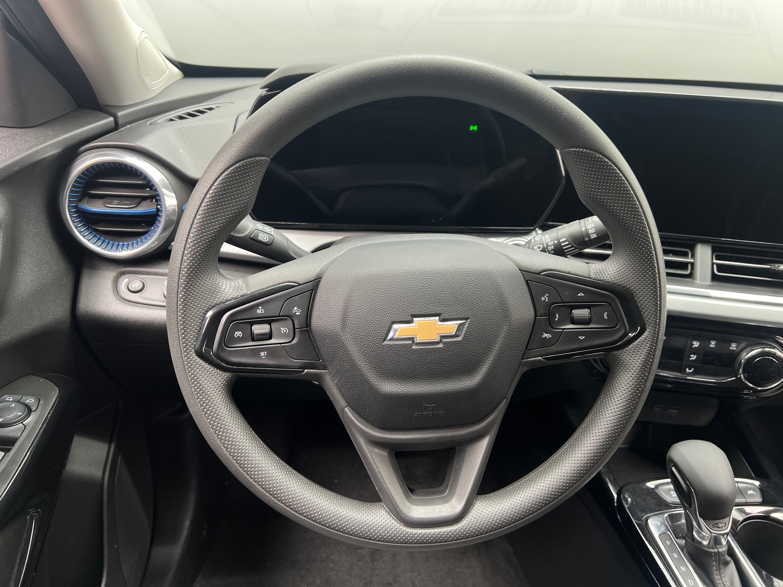Thumbnail: 2025 Chevrolet Trax - 5