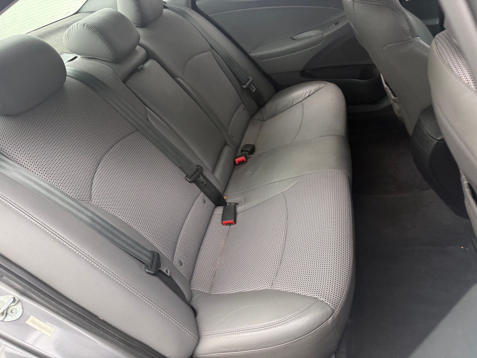 Thumbnail: 2011 Hyundai Sonata - 6