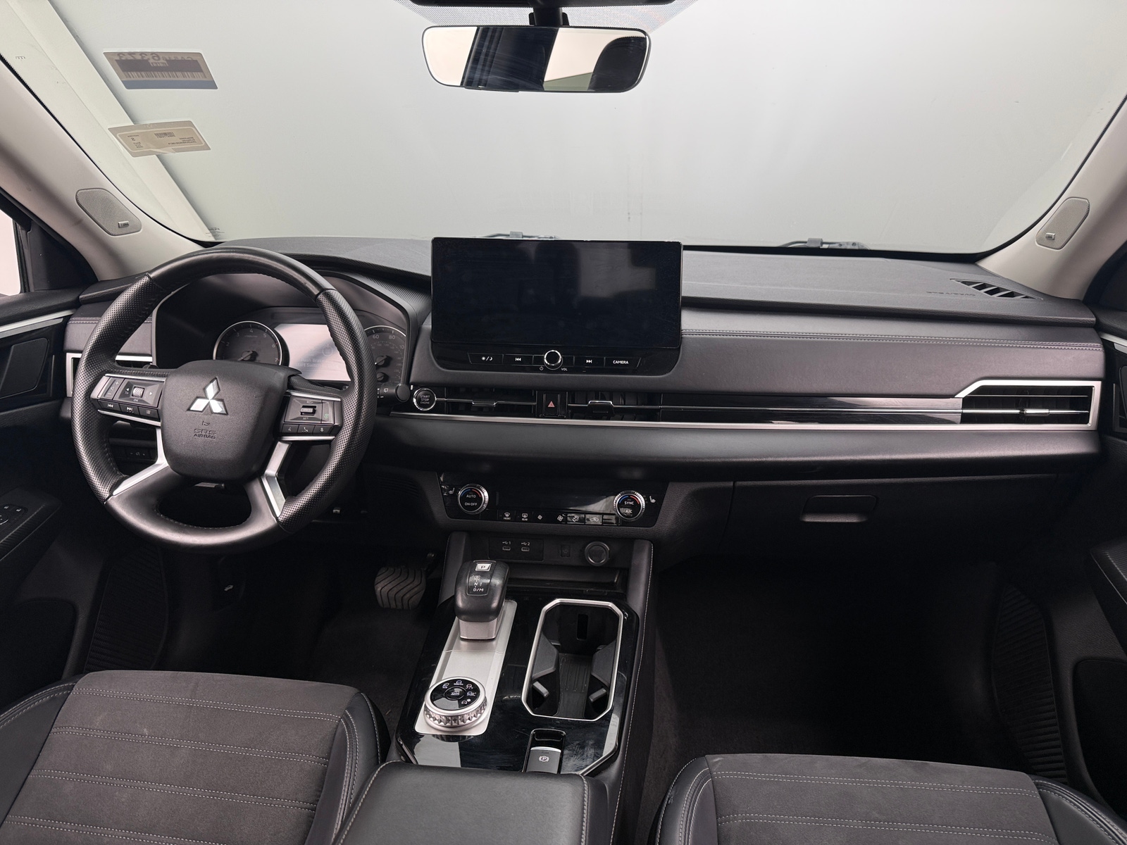 Thumbnail: 2025 Mitsubishi Outlander - 2