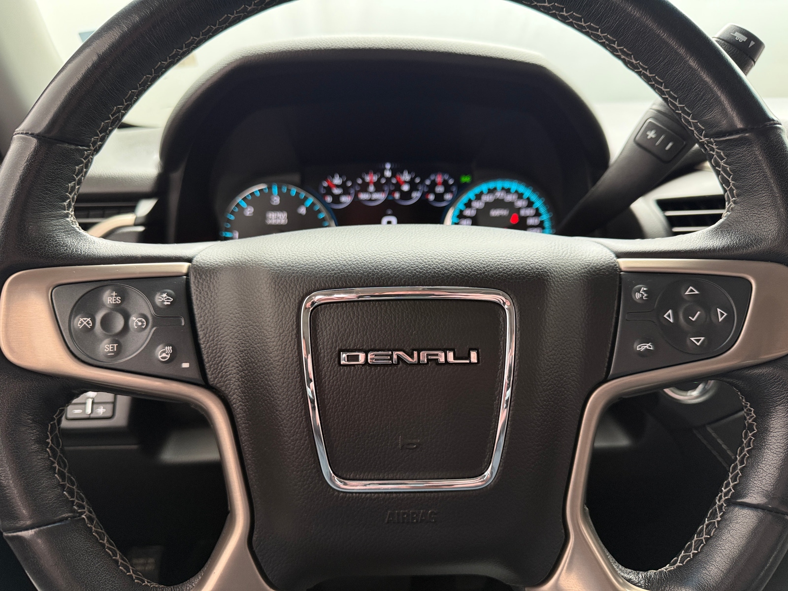Thumbnail: 2019 GMC Yukon - 4