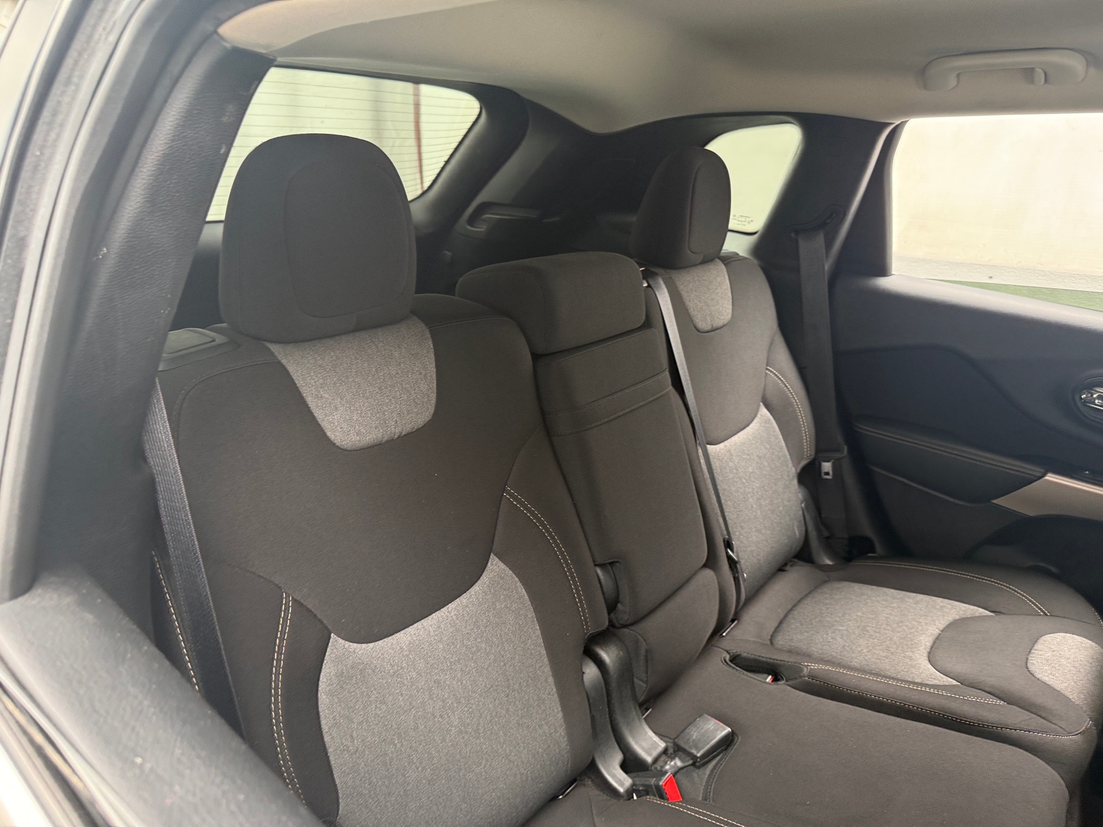 Thumbnail: 2018 Jeep Cherokee - 6
