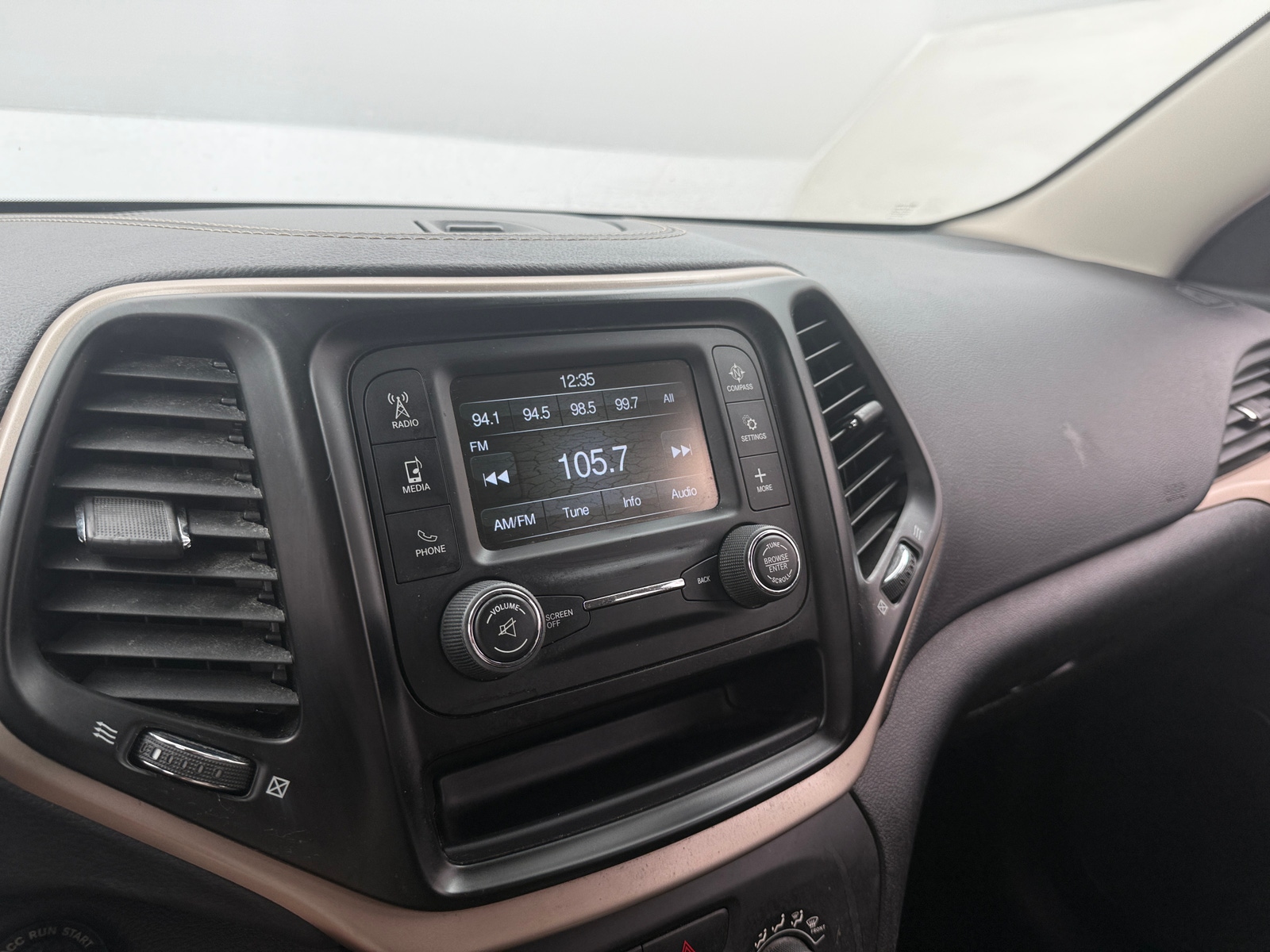 Thumbnail: 2018 Jeep Cherokee - 4