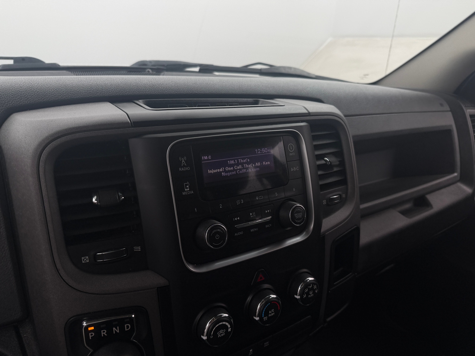 Thumbnail: 2019 RAM 1500 Classic - 3