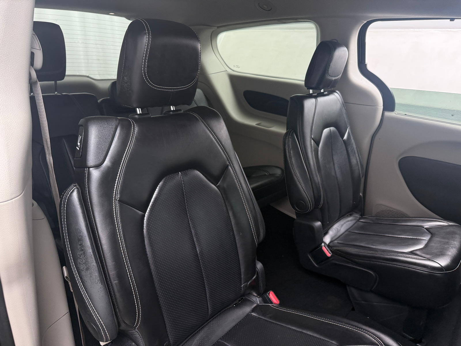 Thumbnail: 2023 Chrysler Pacifica - 5