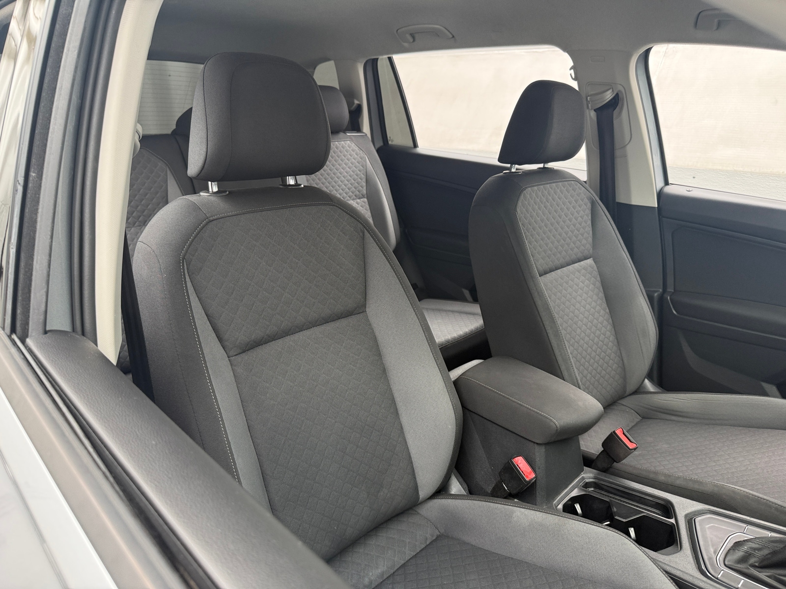 Thumbnail: 2020 Volkswagen Tiguan - 2