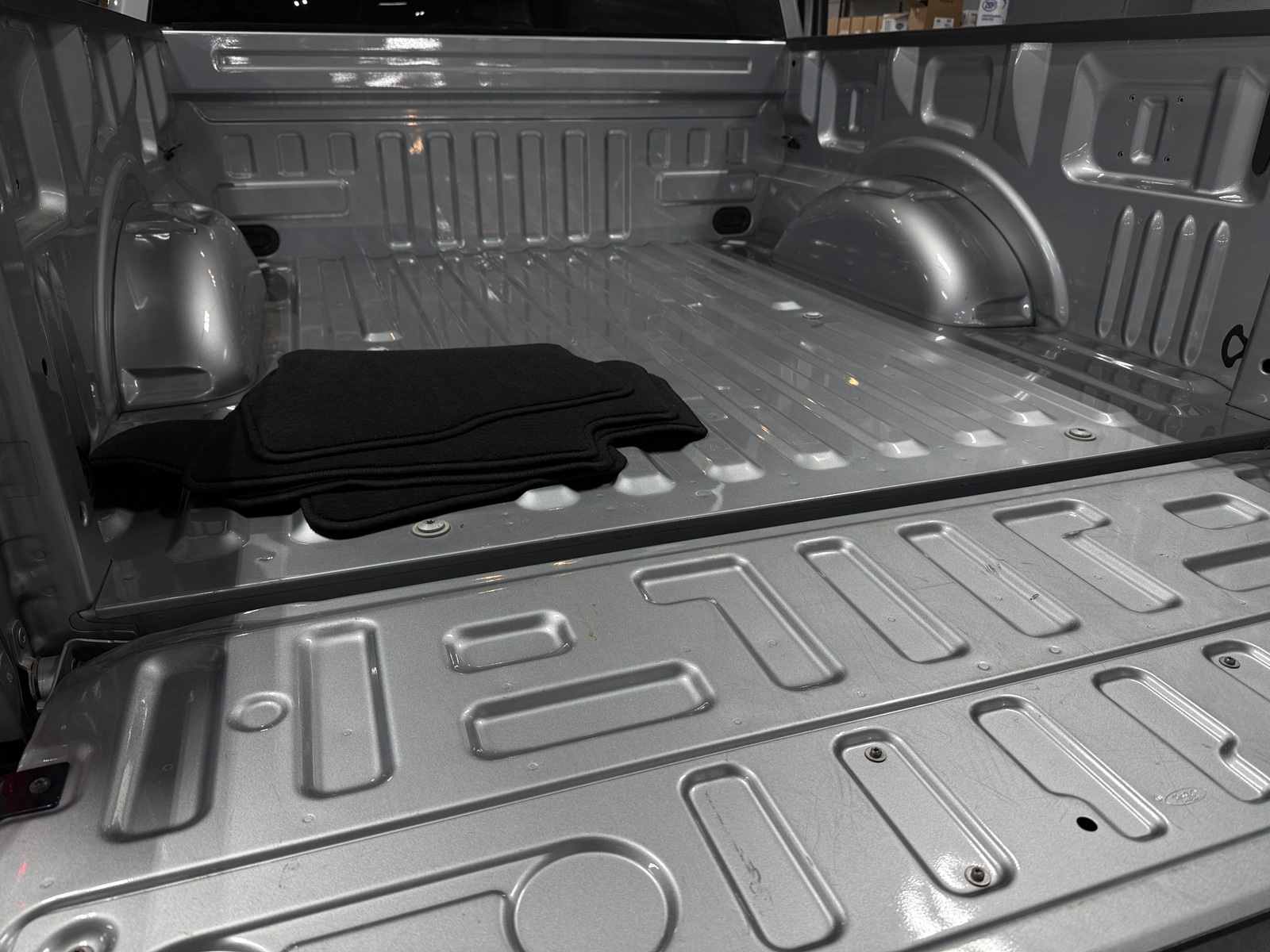 Thumbnail: 2022 Ford Econoline - 7