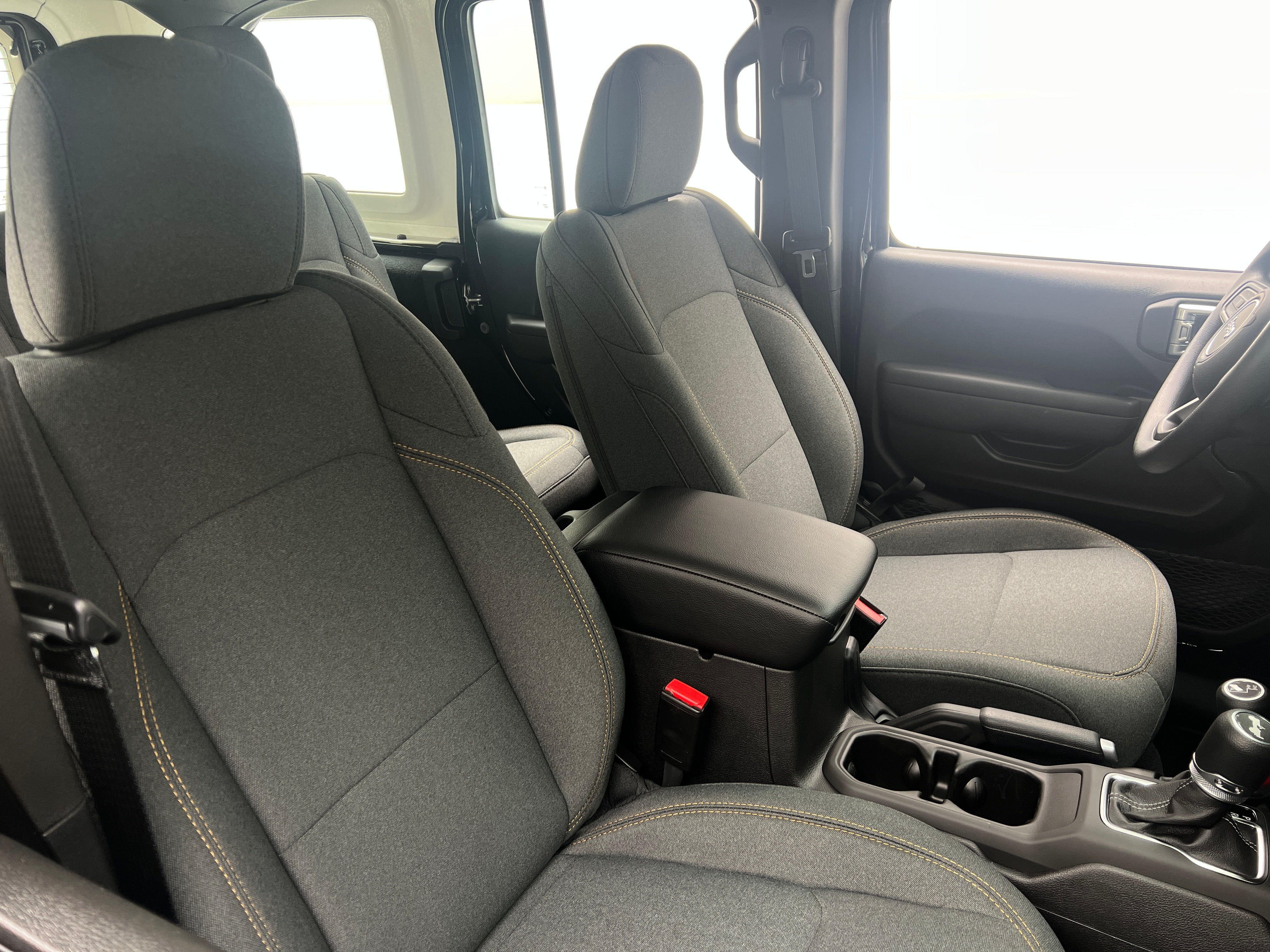 2026 Jeep Wrangler Sport's photo