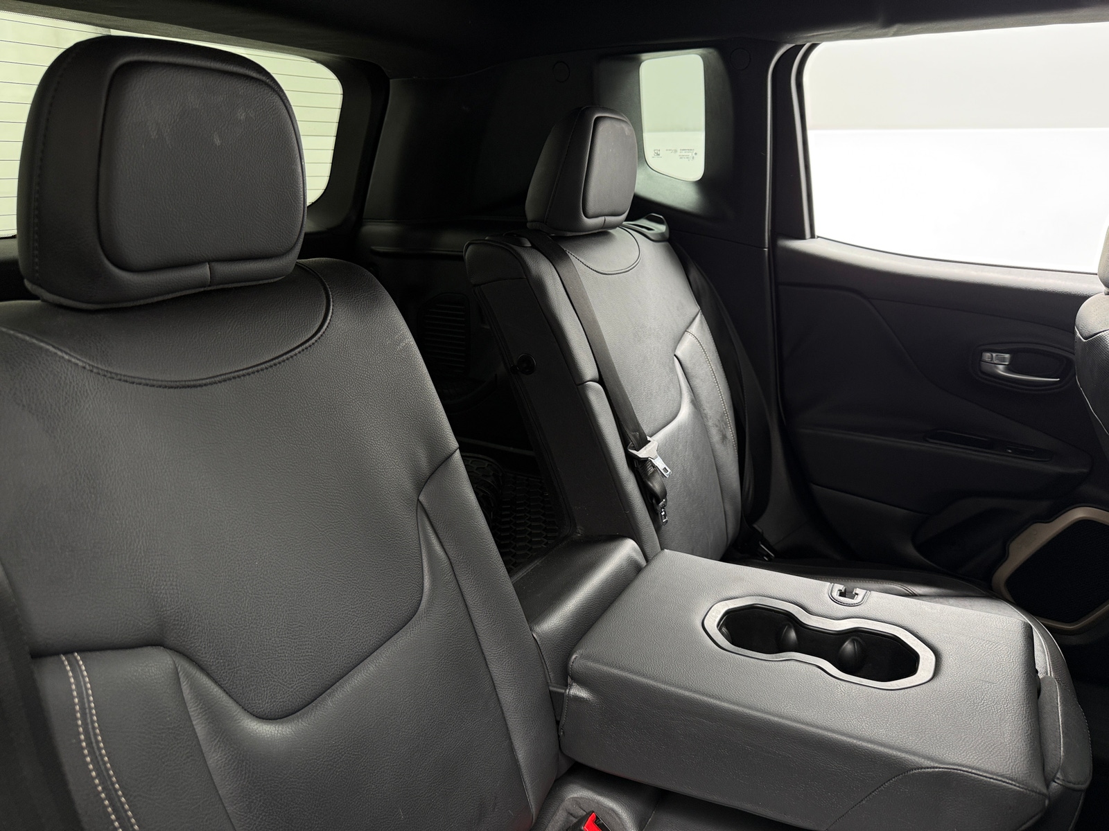 Thumbnail: 2017 Jeep Renegade - 5