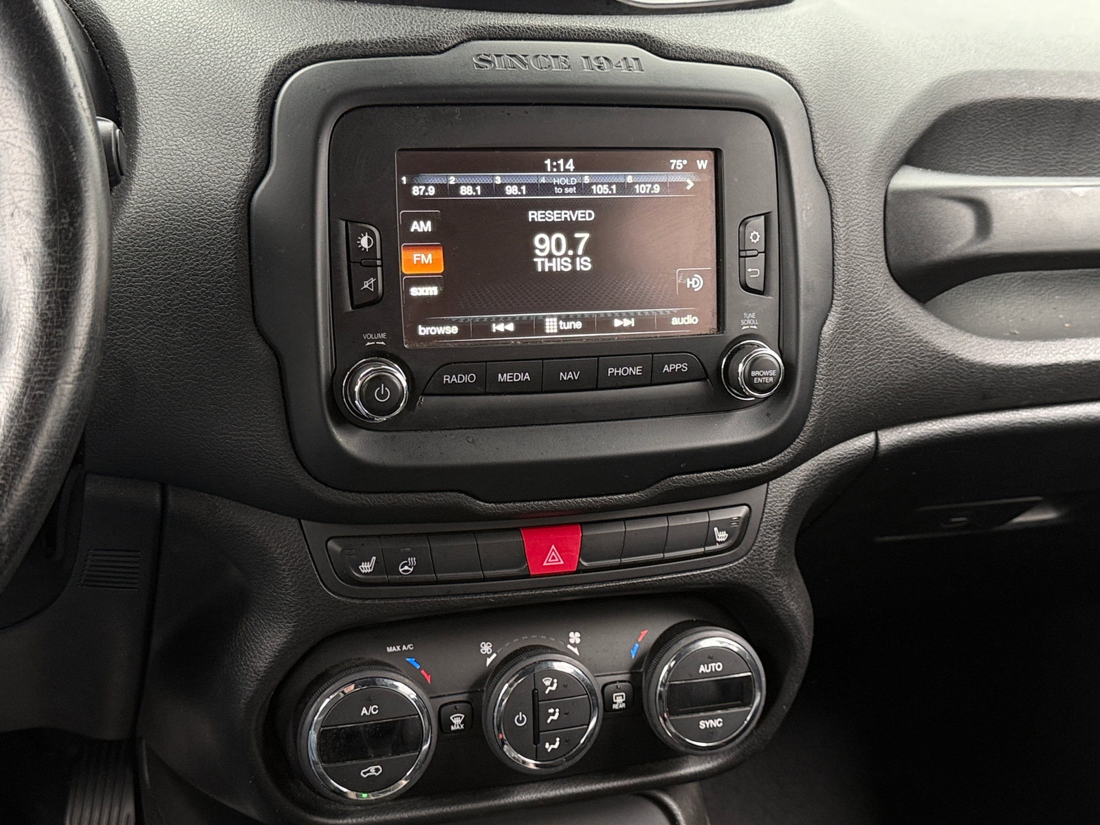 Thumbnail: 2017 Jeep Renegade - 3