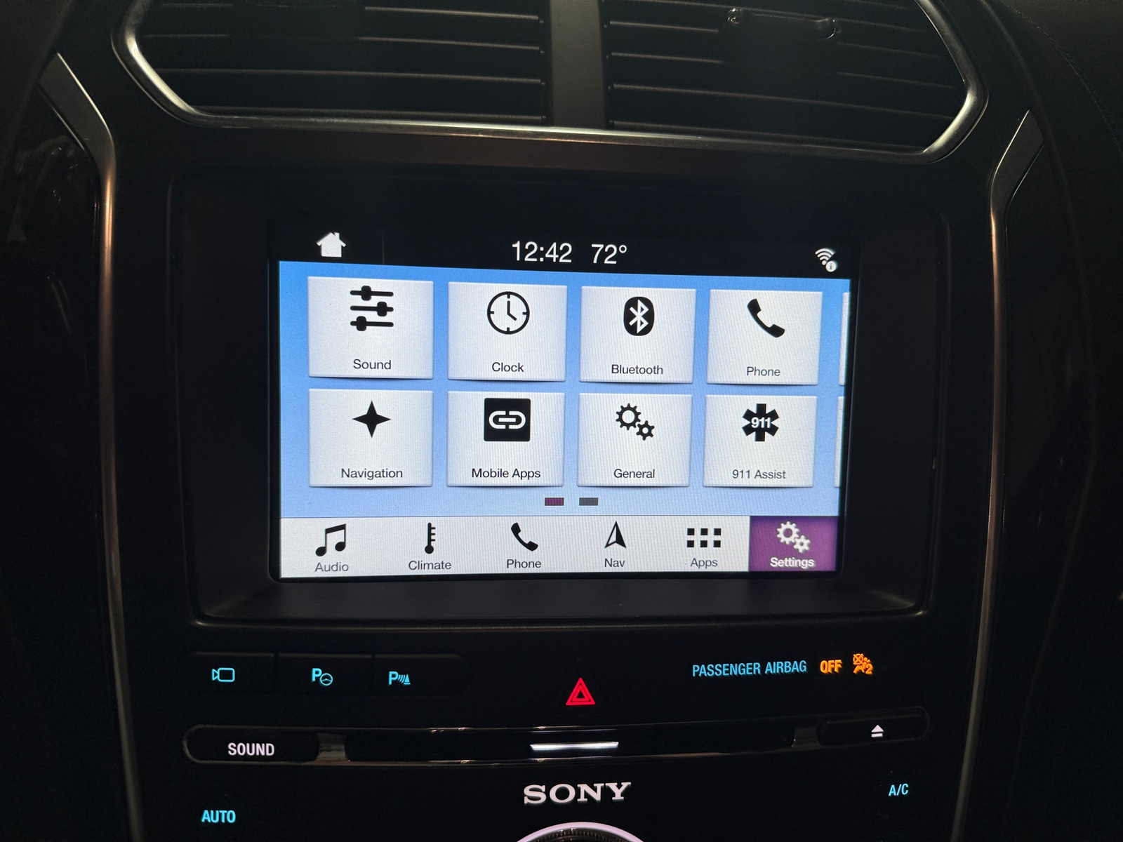 Thumbnail: 2018 Ford Explorer - 3