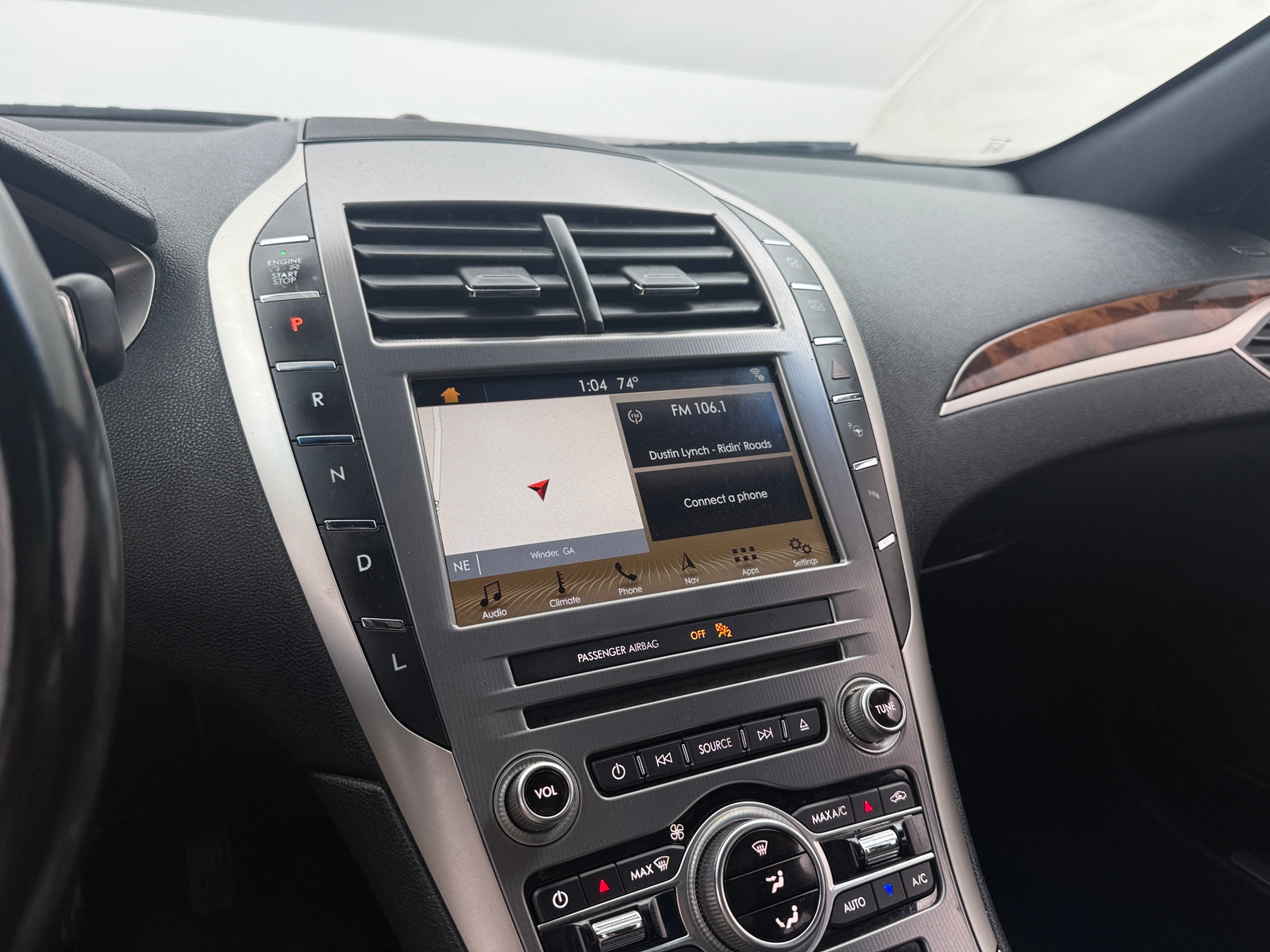 Thumbnail: 2017 Lincoln MKZ - 3