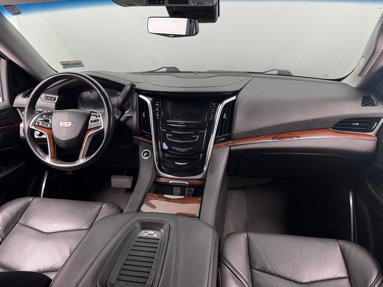 Thumbnail: 2019 Cadillac Escalade - 3