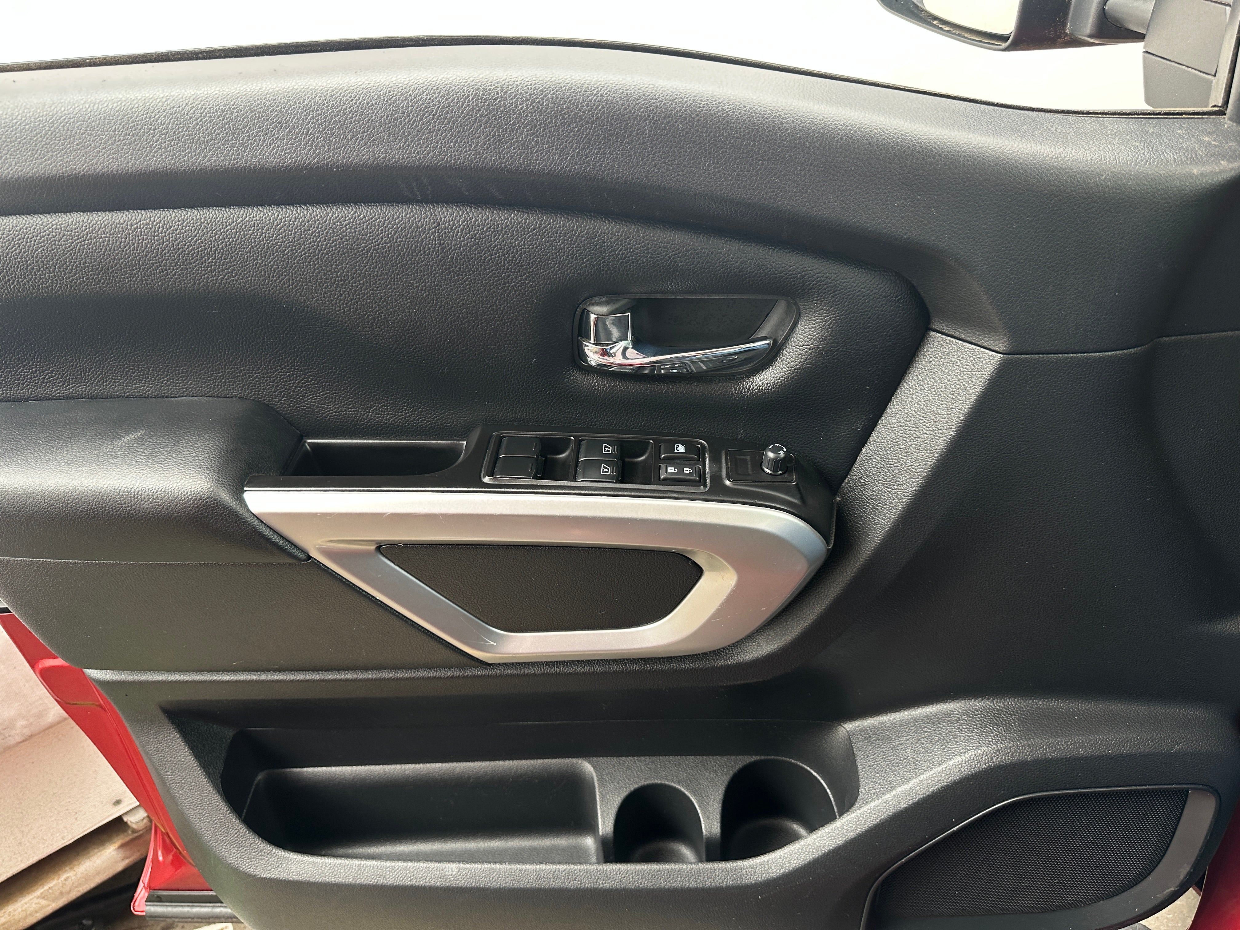 2018 Nissan Titan XD SV - Photo 9