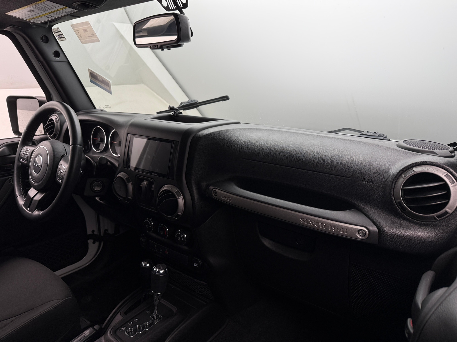Thumbnail: 2015 Jeep Wrangler - 3