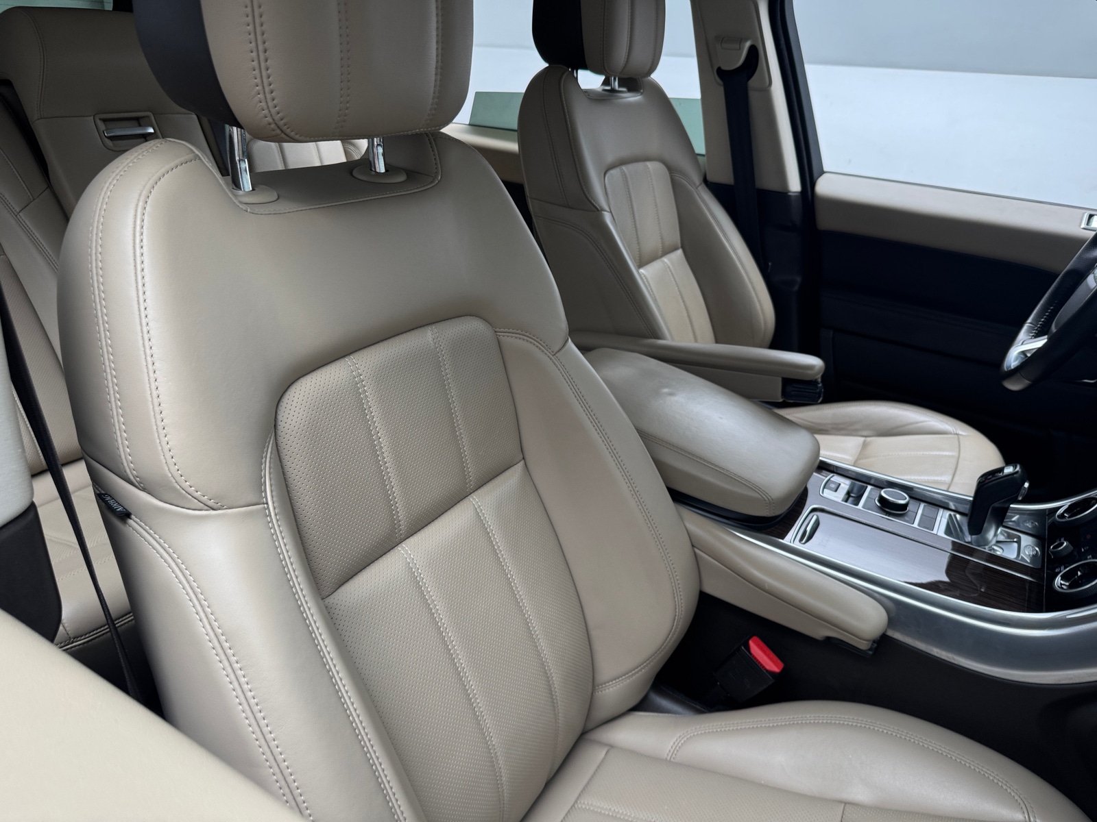 Thumbnail: 2020 Land Rover Range Rover Sport - 2