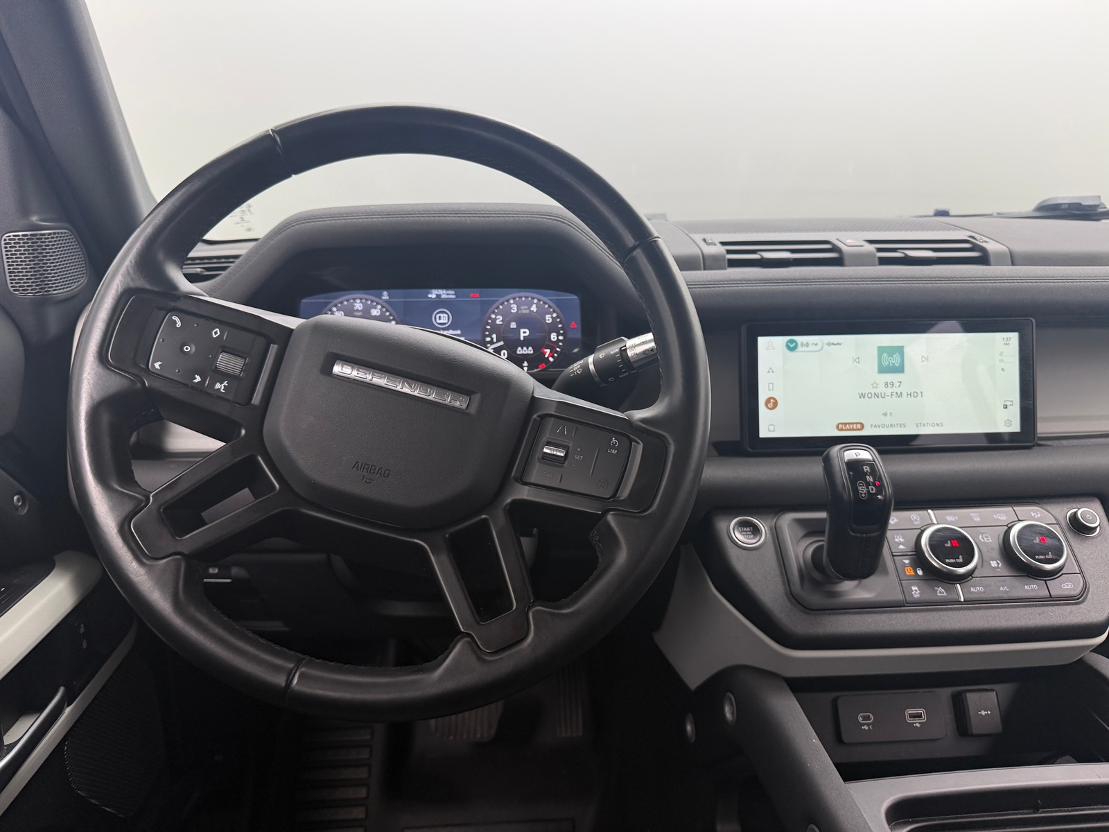 Thumbnail: 2020 Land Rover Defender - 4