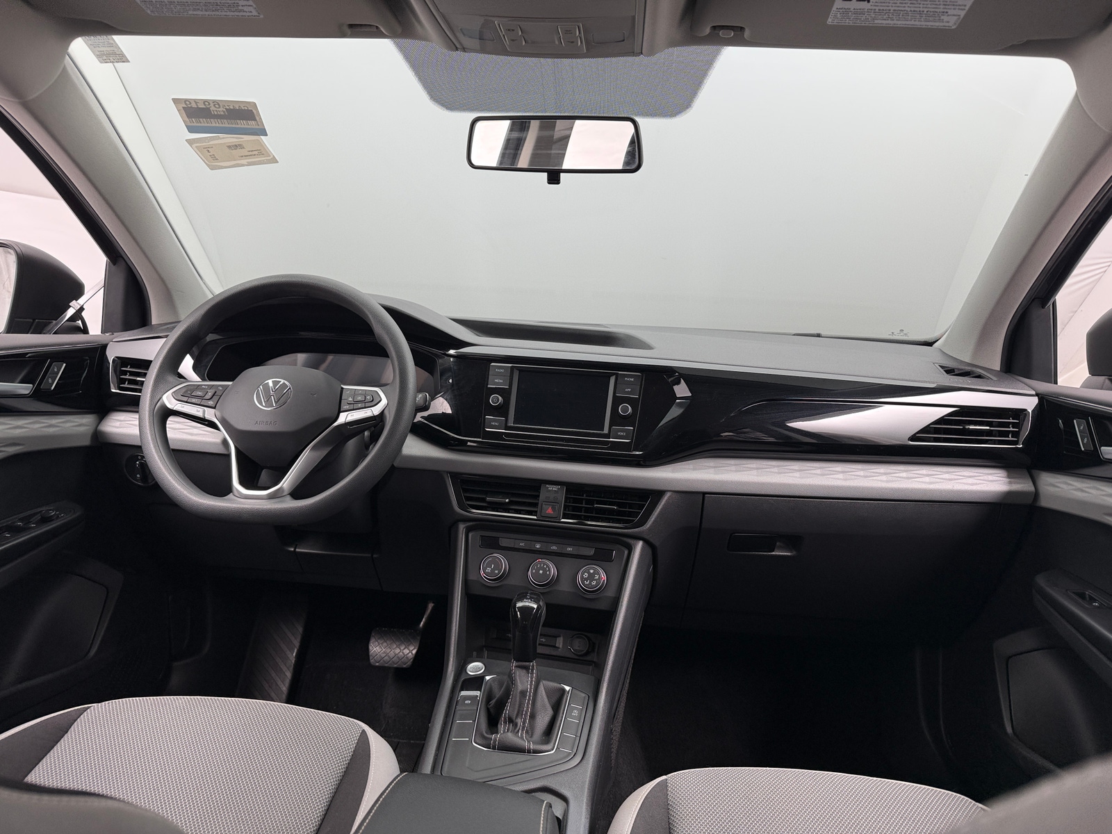Thumbnail: 2022 Volkswagen Taos - 3