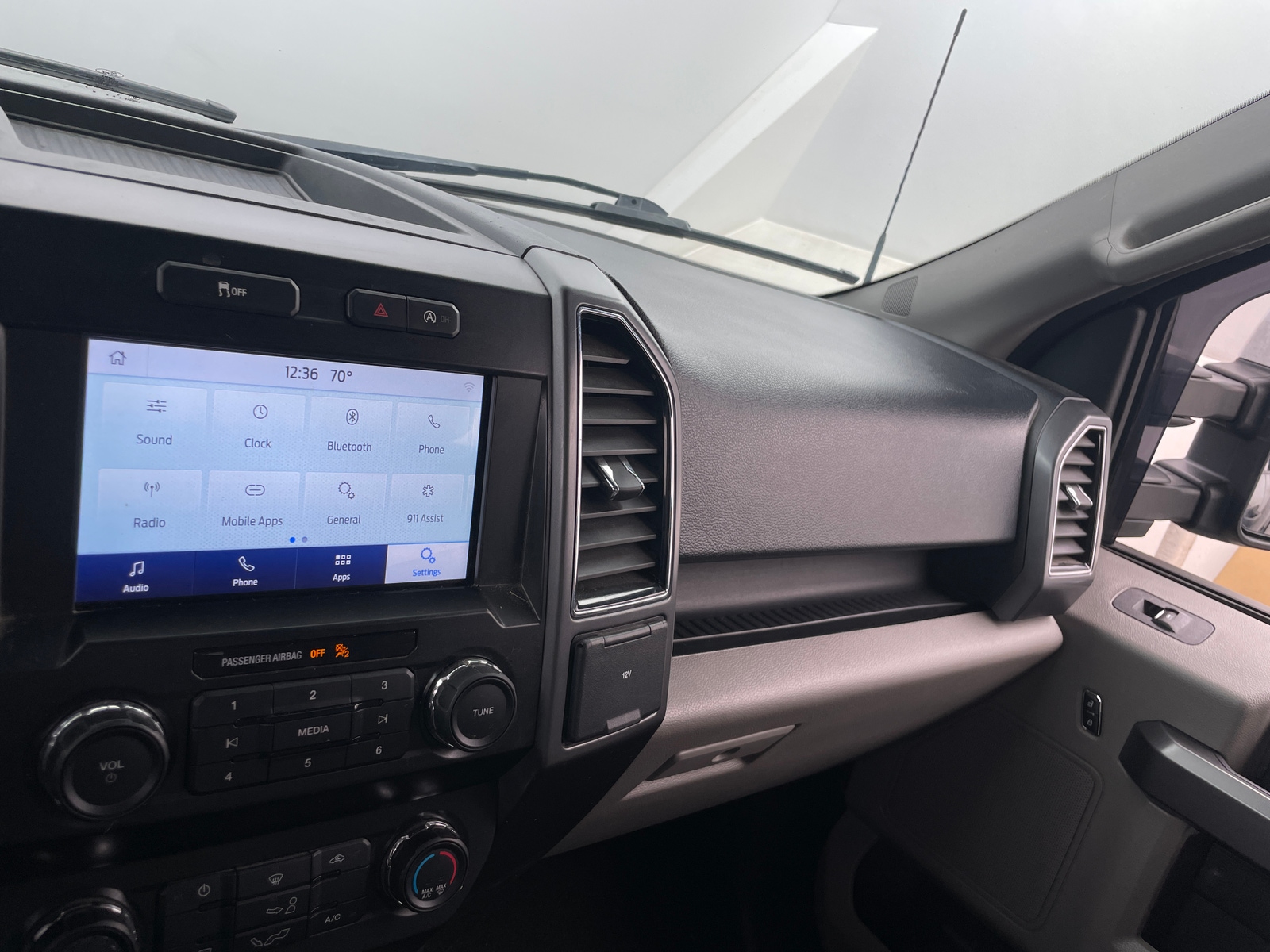 Thumbnail: 2020 Ford Econoline - 4