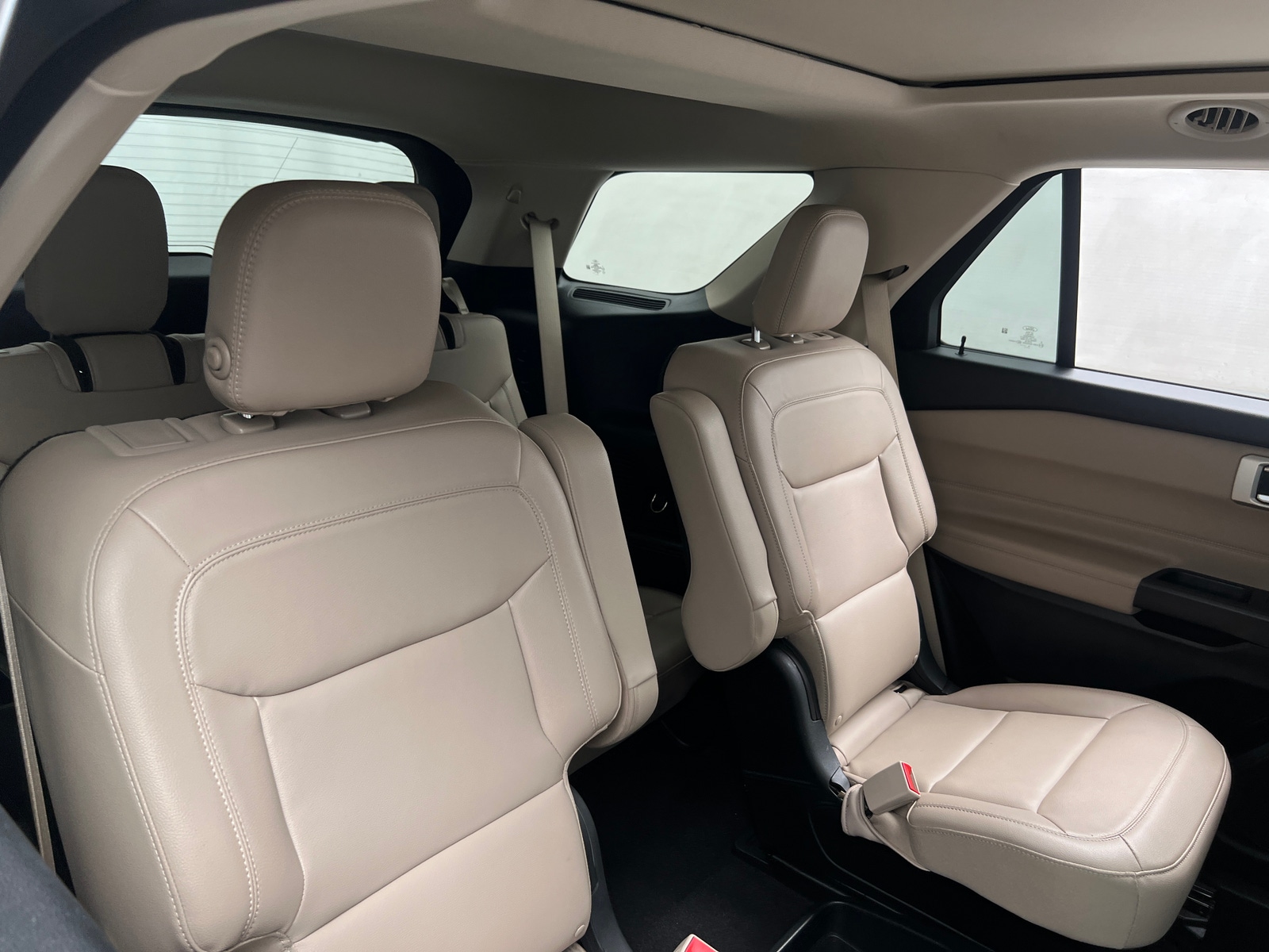 Thumbnail: 2020 Ford Explorer - 5